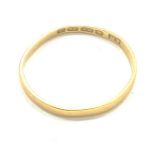 22ct Gold wedding band, makers marks S.H total weight approx 1.8 grams, ring size u/v