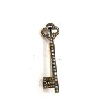 Antique victorian 9ct gold (unmarked) and seed pearl key brooch length 5.3cm weight 3.7grams