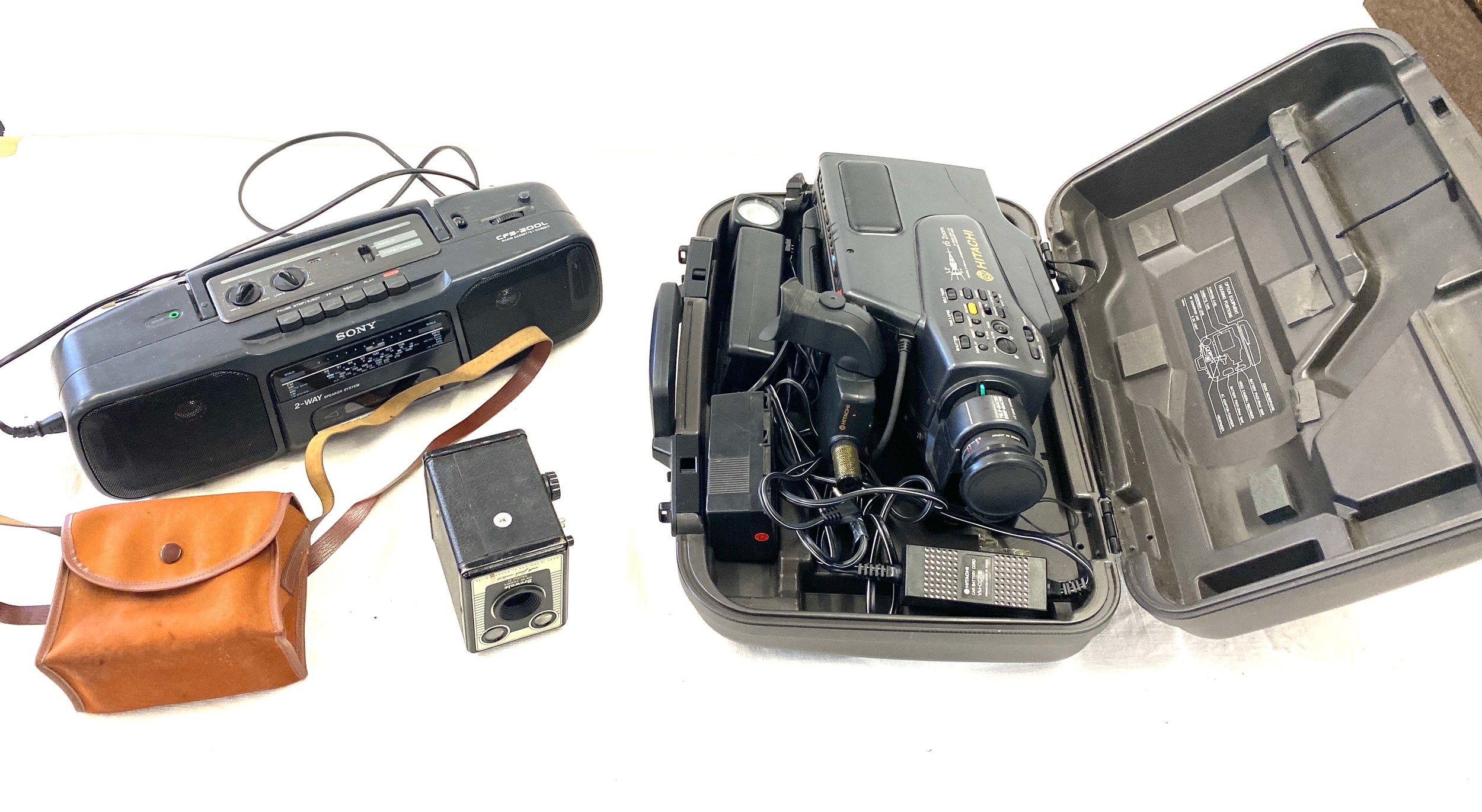 Selection of electrical items to Sony radio cassette, Hitachi case cam-recorder, Brownie Model D - Image 2 of 4