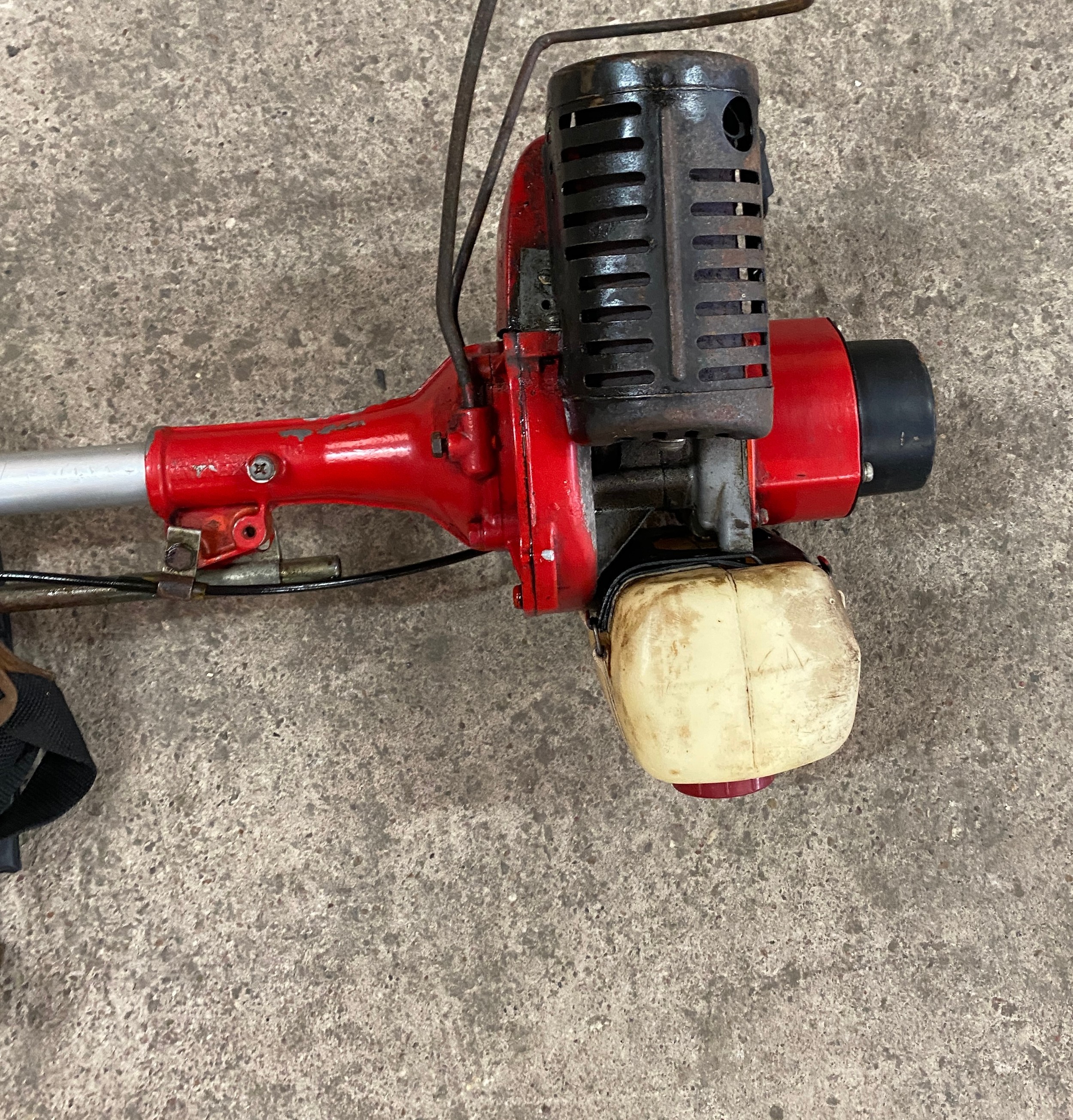 Mountfield model 37 multi trim petrol strimmer, untested - Image 3 of 3