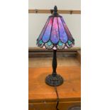 Vintage tiffany style glass shade desk lamp, working order