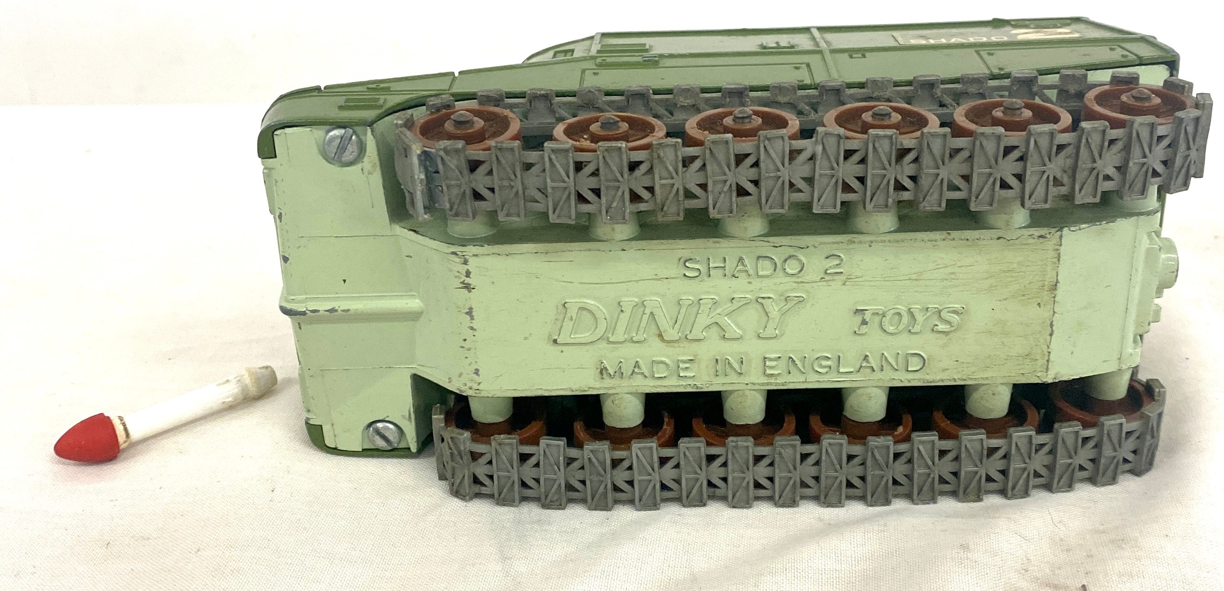 Dinky Shado 2 vehicle with shooting piece, flat roof edition - Bild 3 aus 4