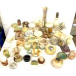 Selection vintage onyx pieces to include vases, trinkets, lamp etc