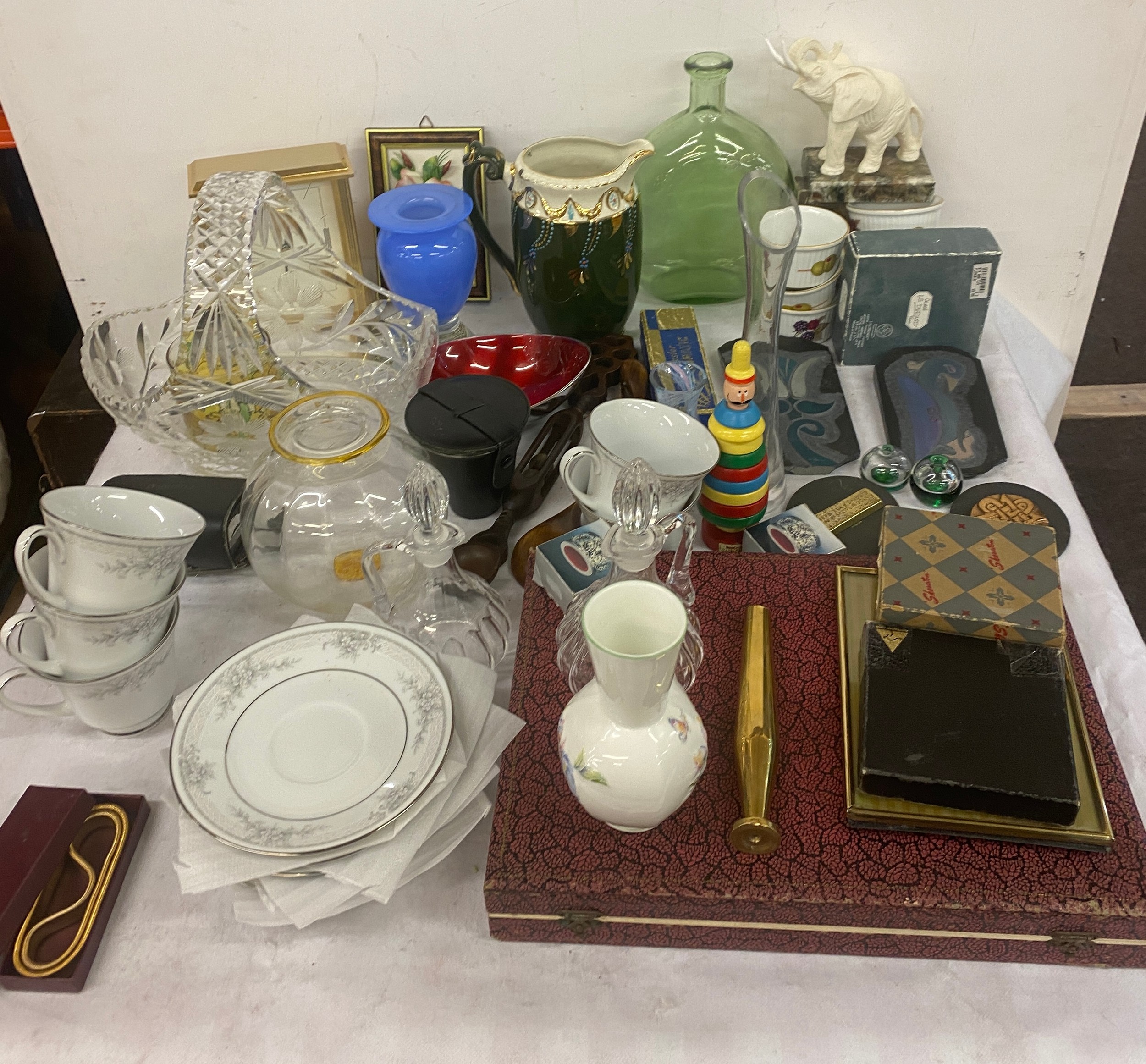 Large selection of miscellaneous to include glassware, pottery etc - Image 4 of 7