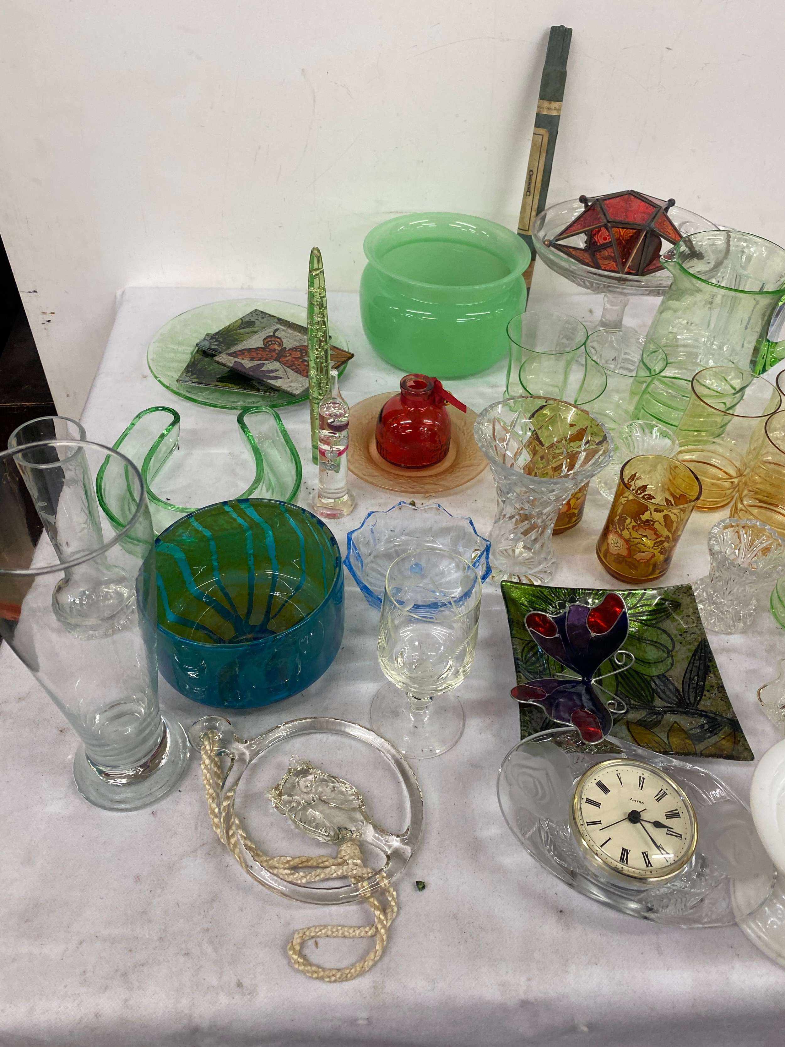 Selection of assorted glassware includes coloured glass etc - Image 5 of 6