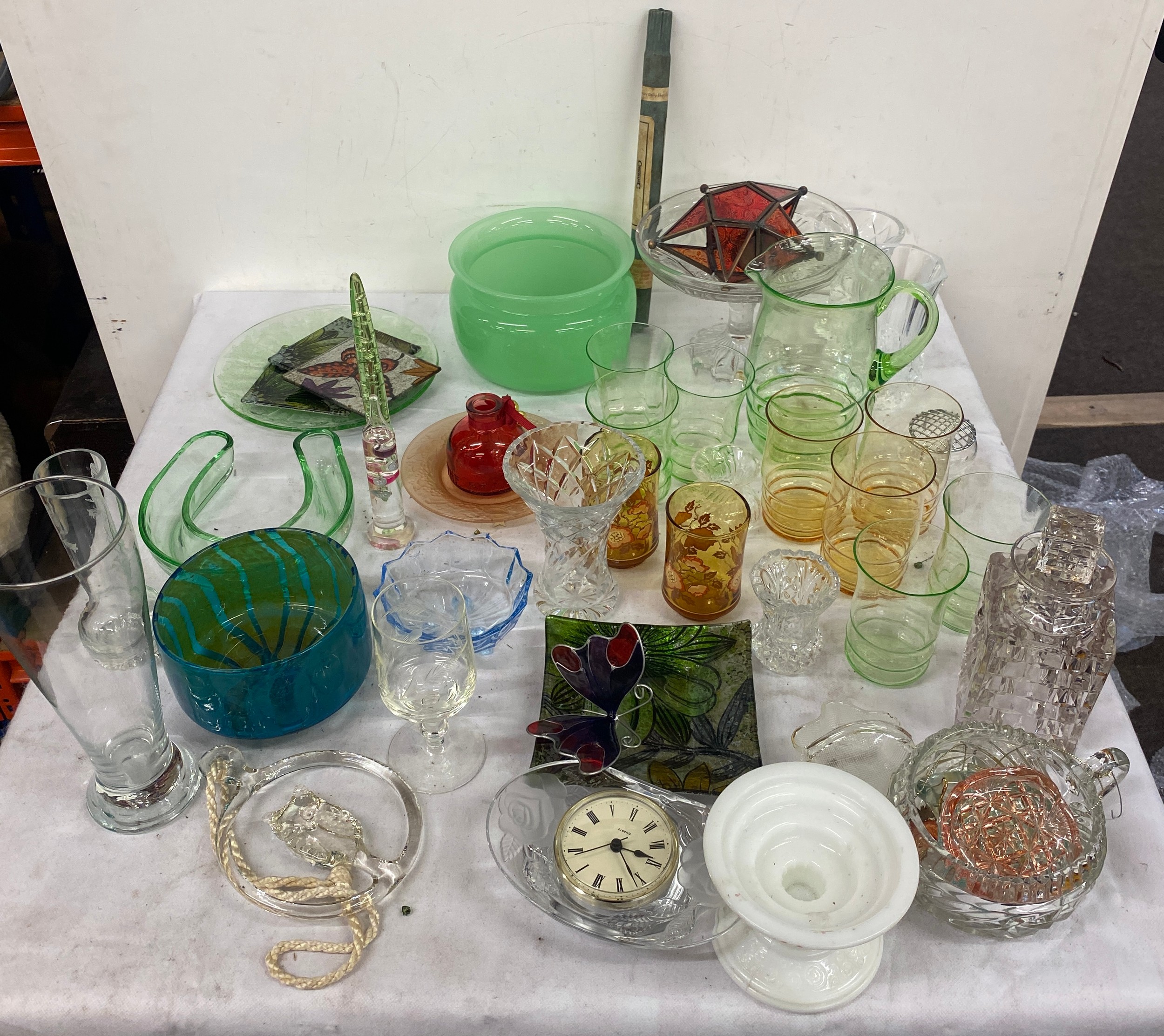 Selection of assorted glassware includes coloured glass etc - Image 6 of 6