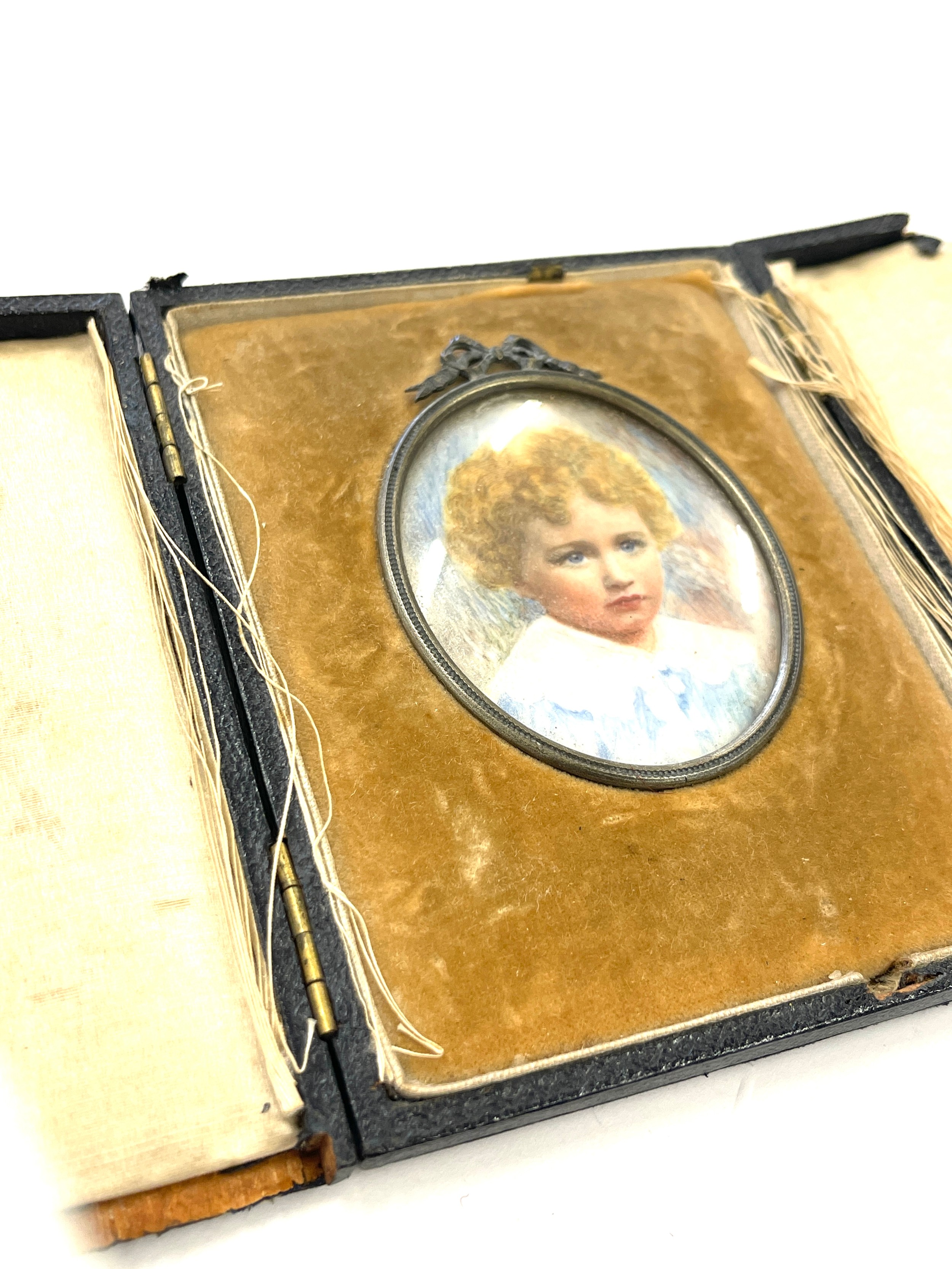 Original hand painted portrait miniature of a young boy in leather case - Image 2 of 3