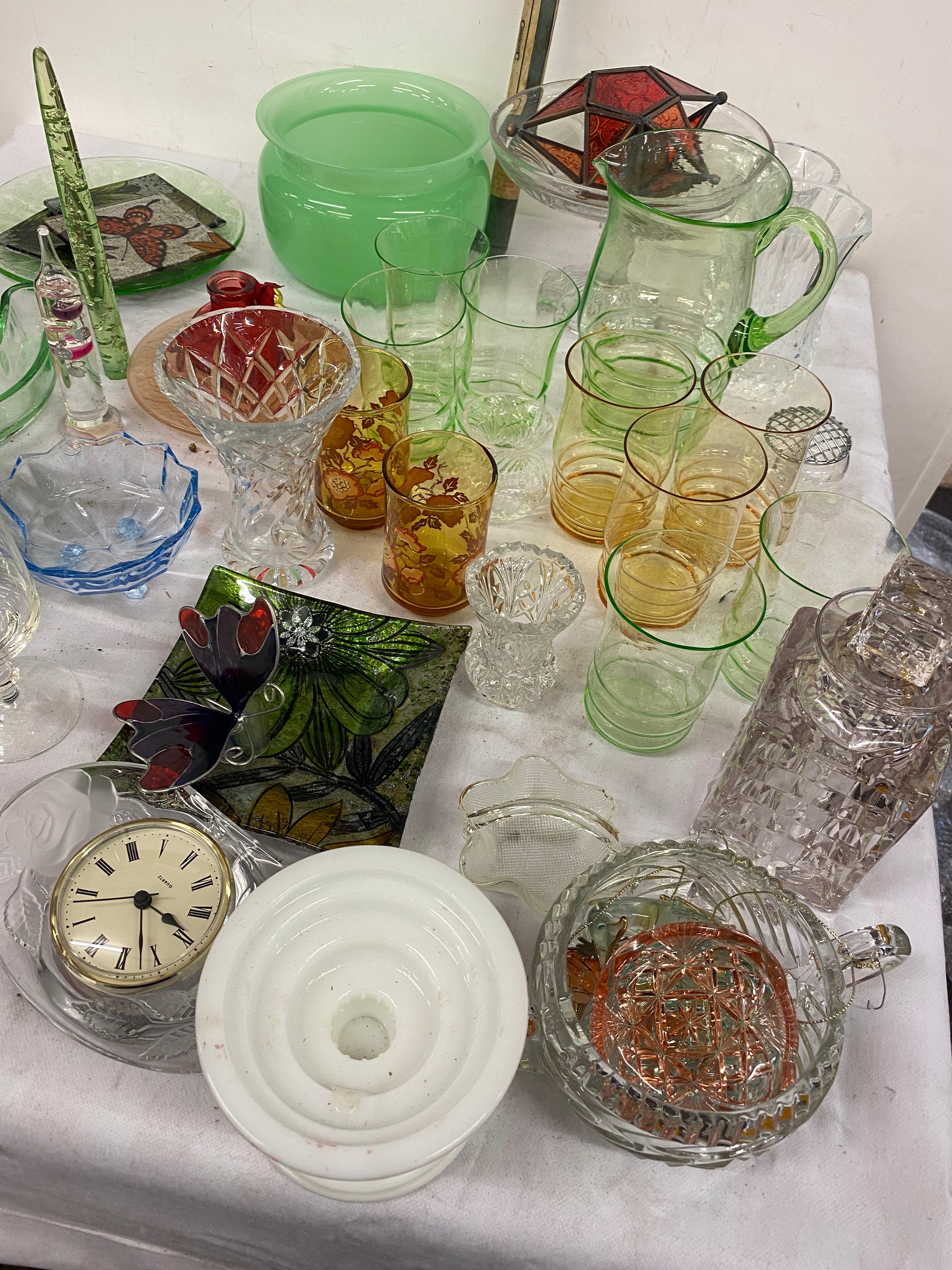 Selection of assorted glassware includes coloured glass etc - Image 2 of 6