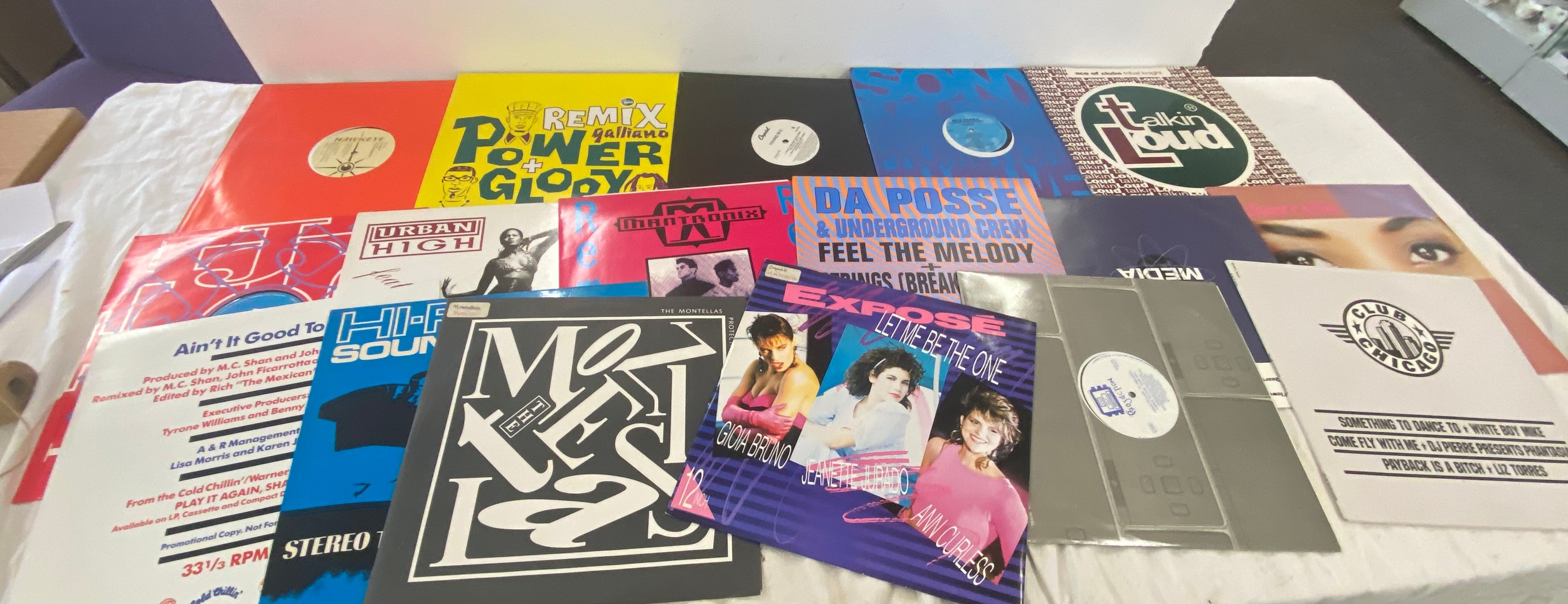 Selection of assorted dance/ R&B/ 12inch singles includes M.C Shan, Talkin Loud Club Chicago etc