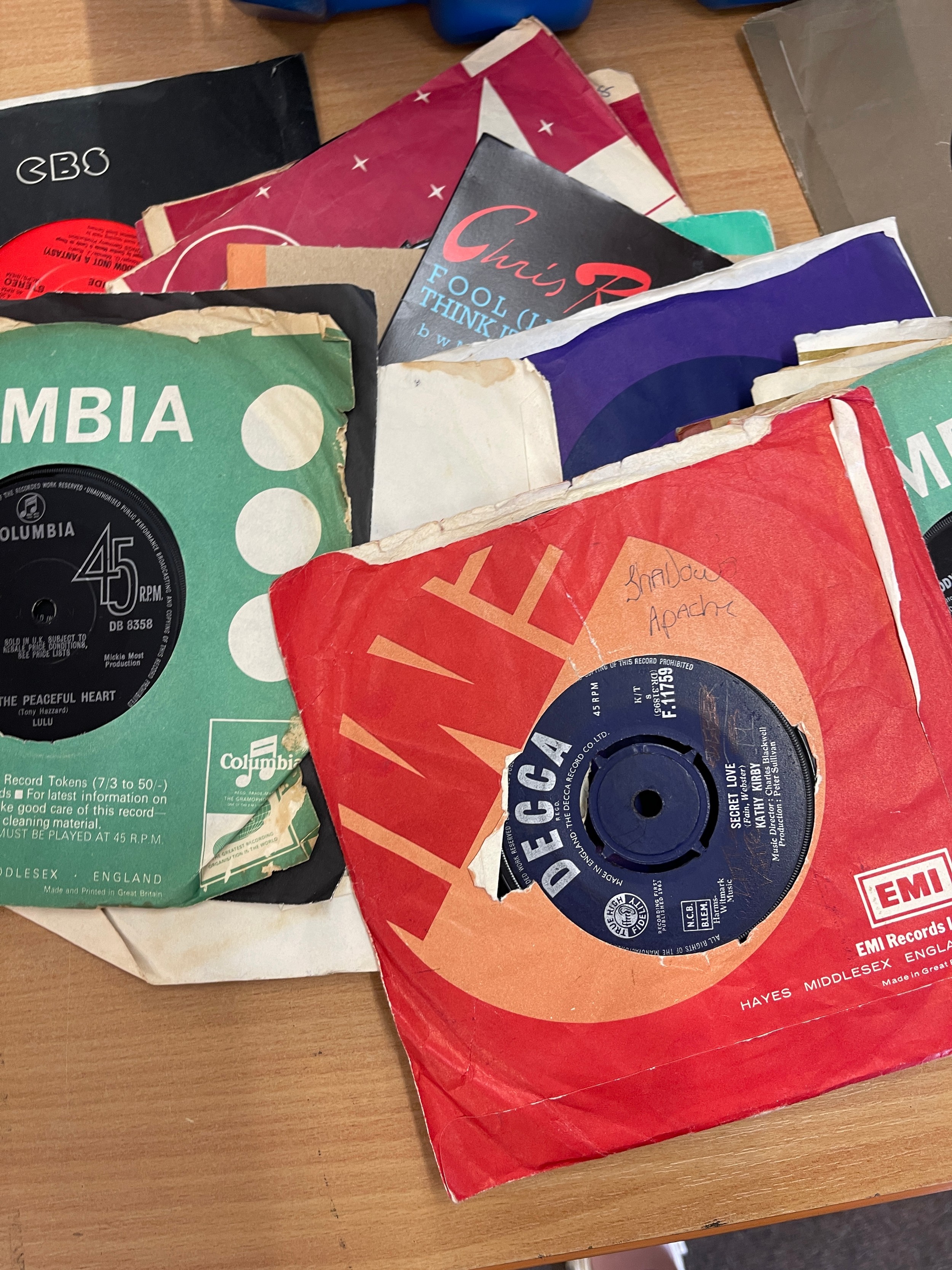 Large selection of 45s to include Blue Savannah, Orchard Road, Teddy Bears picnic etc - Bild 4 aus 7