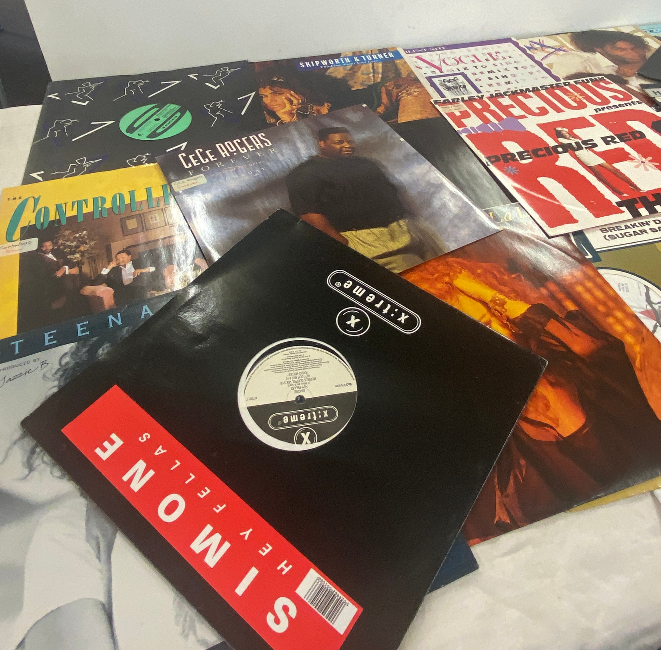 Selection of assorted soul, dance and R&B records includes CeCe rodgers, Tina Maria, The controllers - Bild 2 aus 4