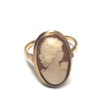 9ct gold cameo gress ring weight 3.5g