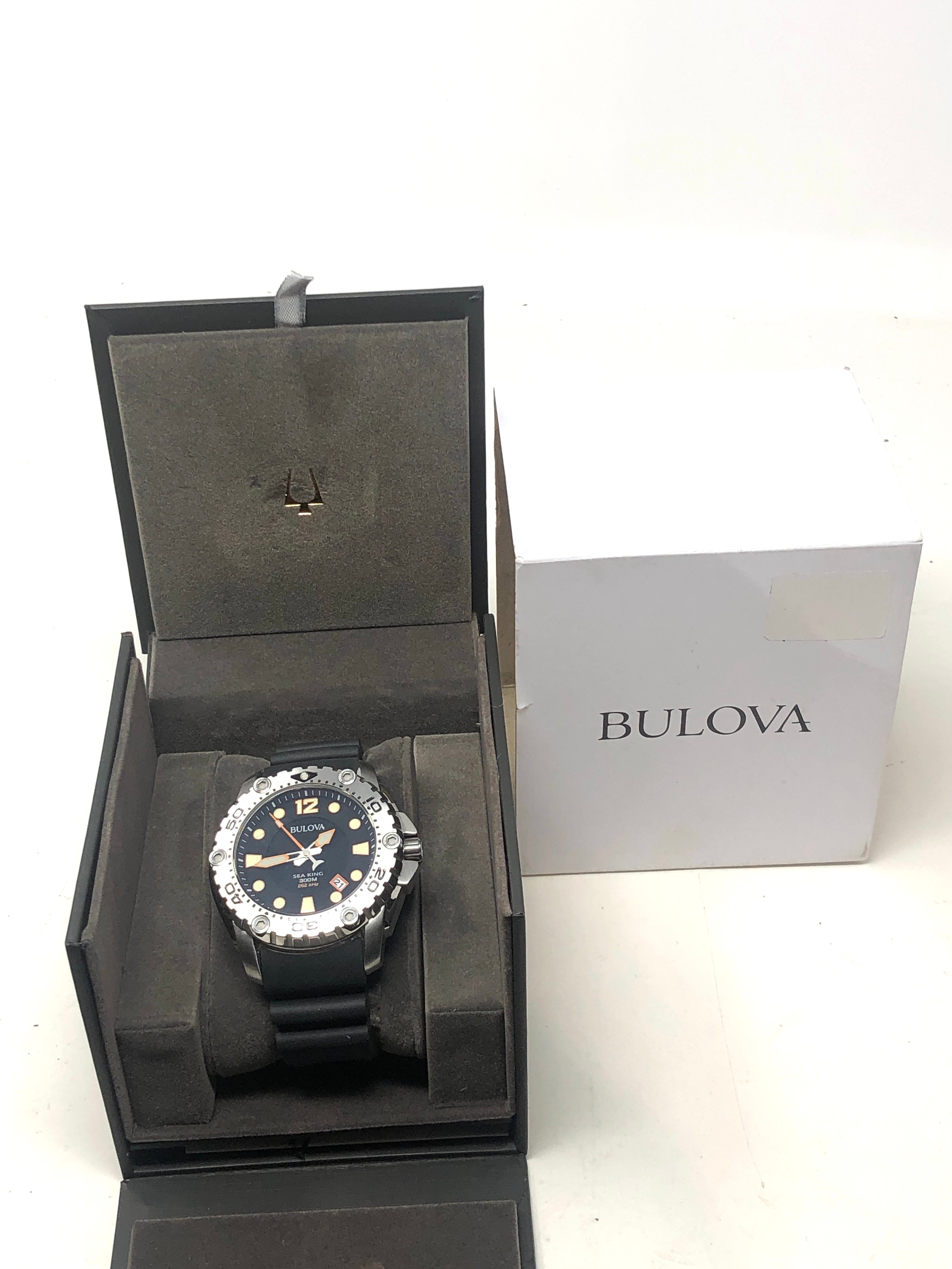 Boxed Gents 300m divers Bulova sea king quartz wristwatch the watch is ticking