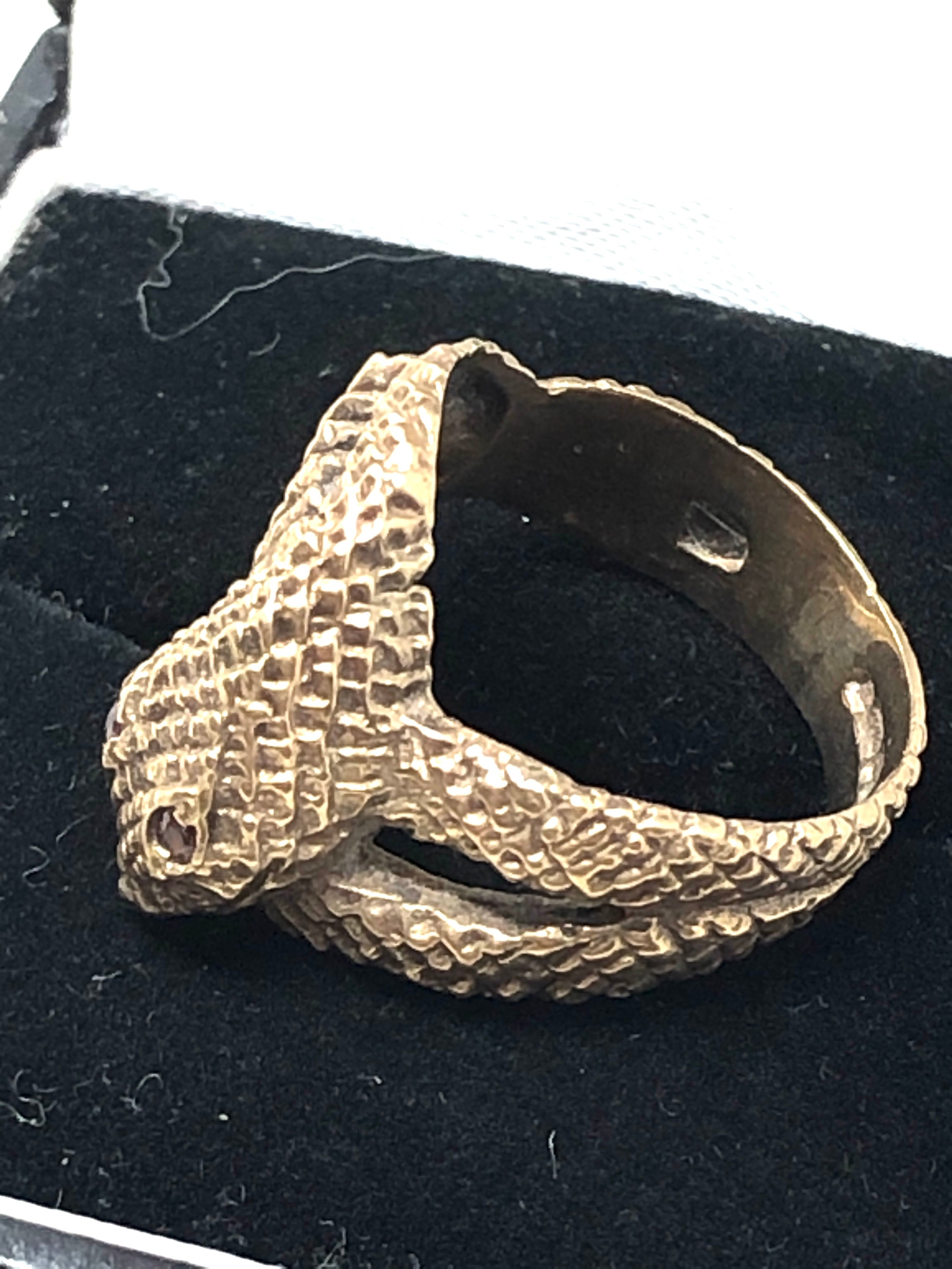 9ct gold vintage garnet eyes snake coil ring (5.1g) - Image 2 of 3