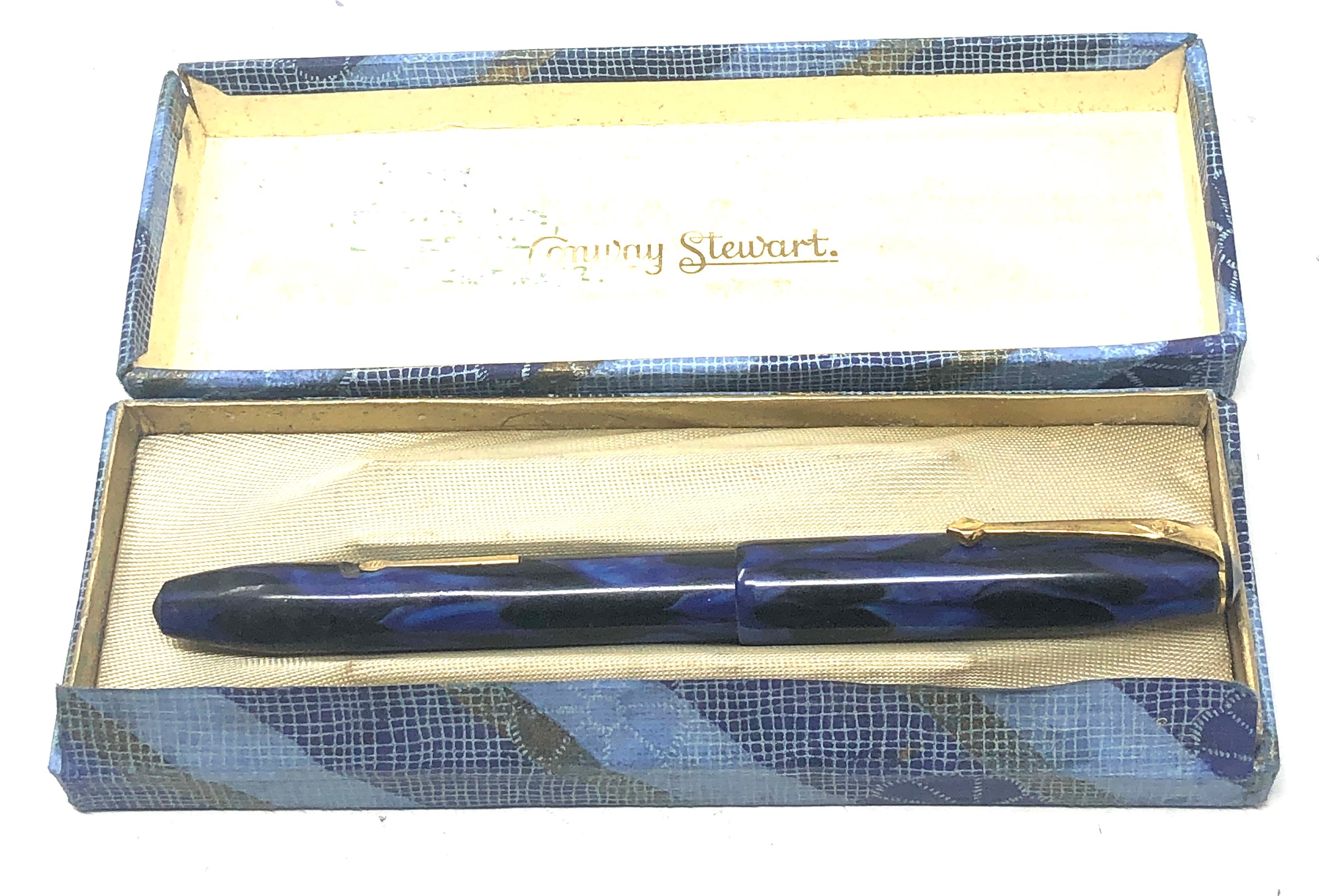 boxed conway stewart 17 14ct gold nib fountain pen