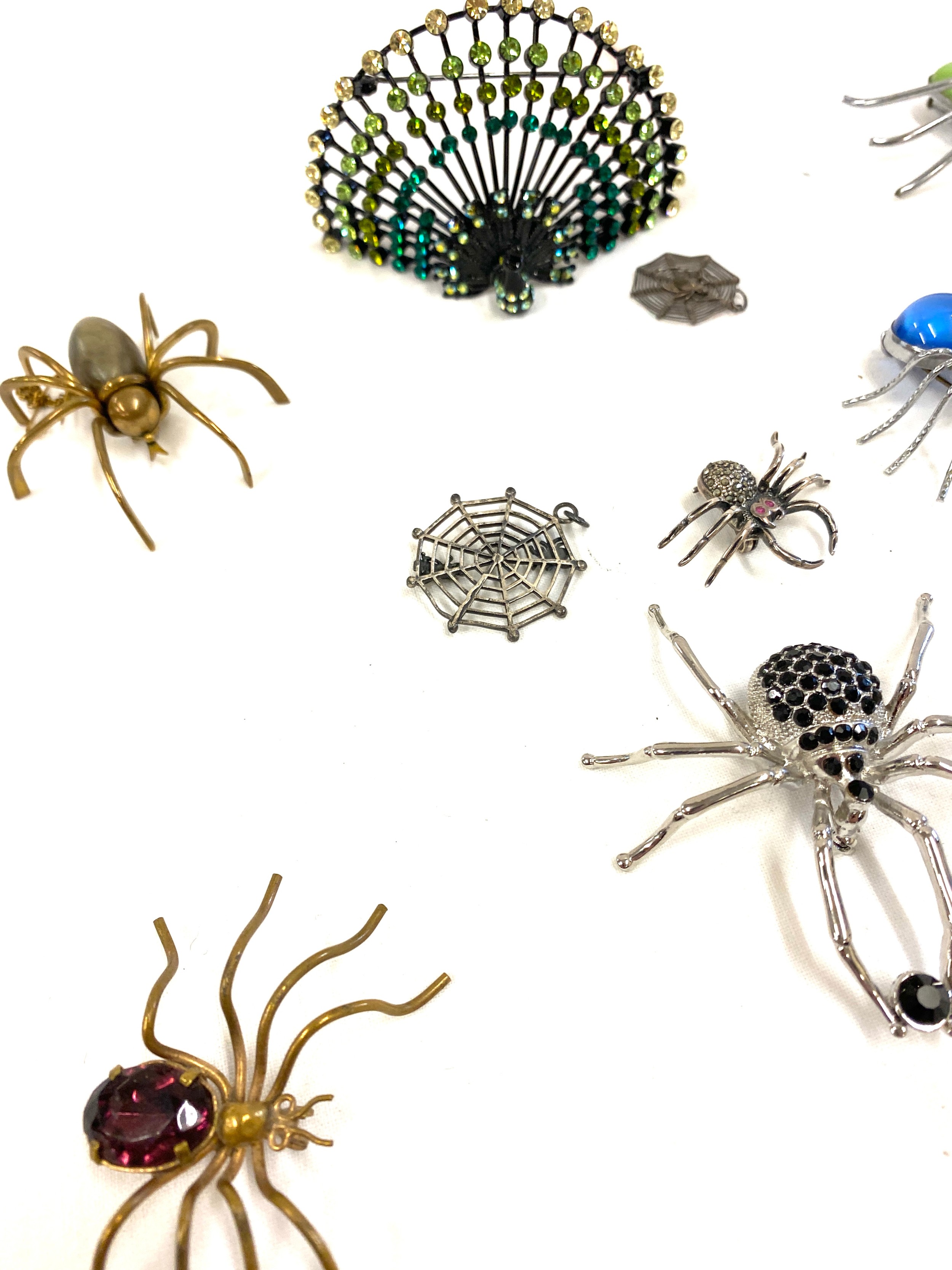 Selection of costume jewellery to include spider brooches etc - Image 3 of 6