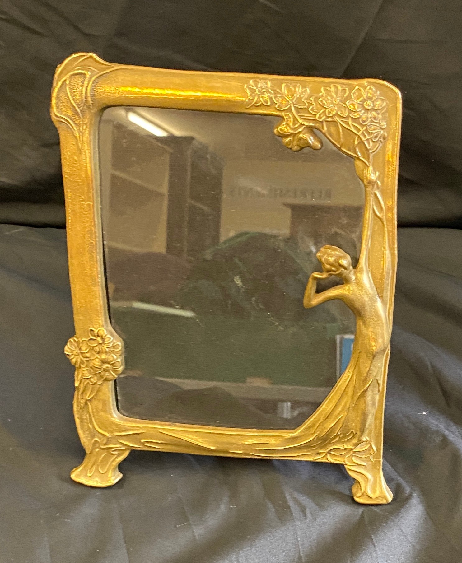 Vintage ornate brass lady picture frame, measures approx 10 inches by 7inches wide