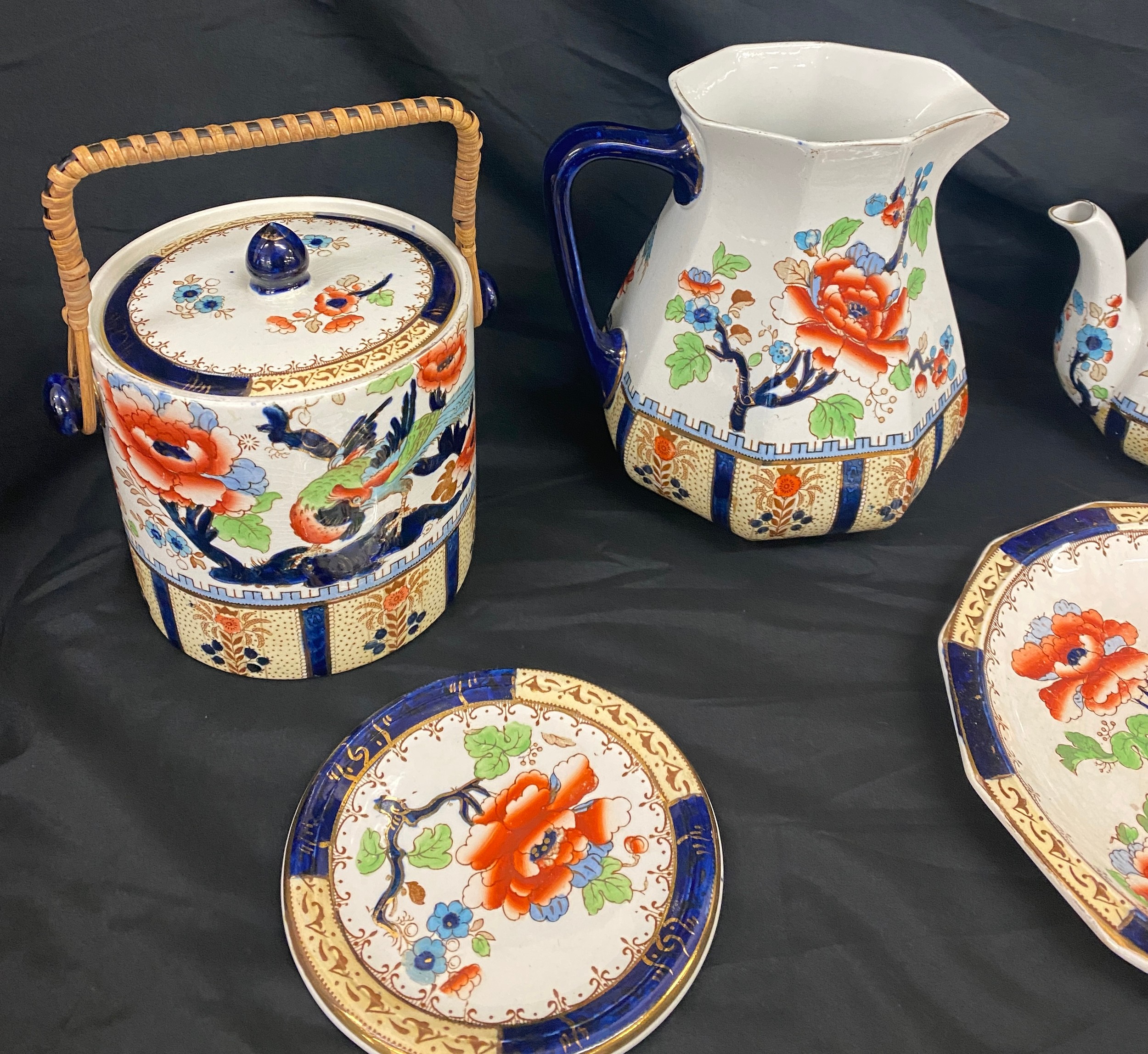 Large selection of Losel ware Shanghai pattern to include teapots, bowls, caddys etc - Image 2 of 6