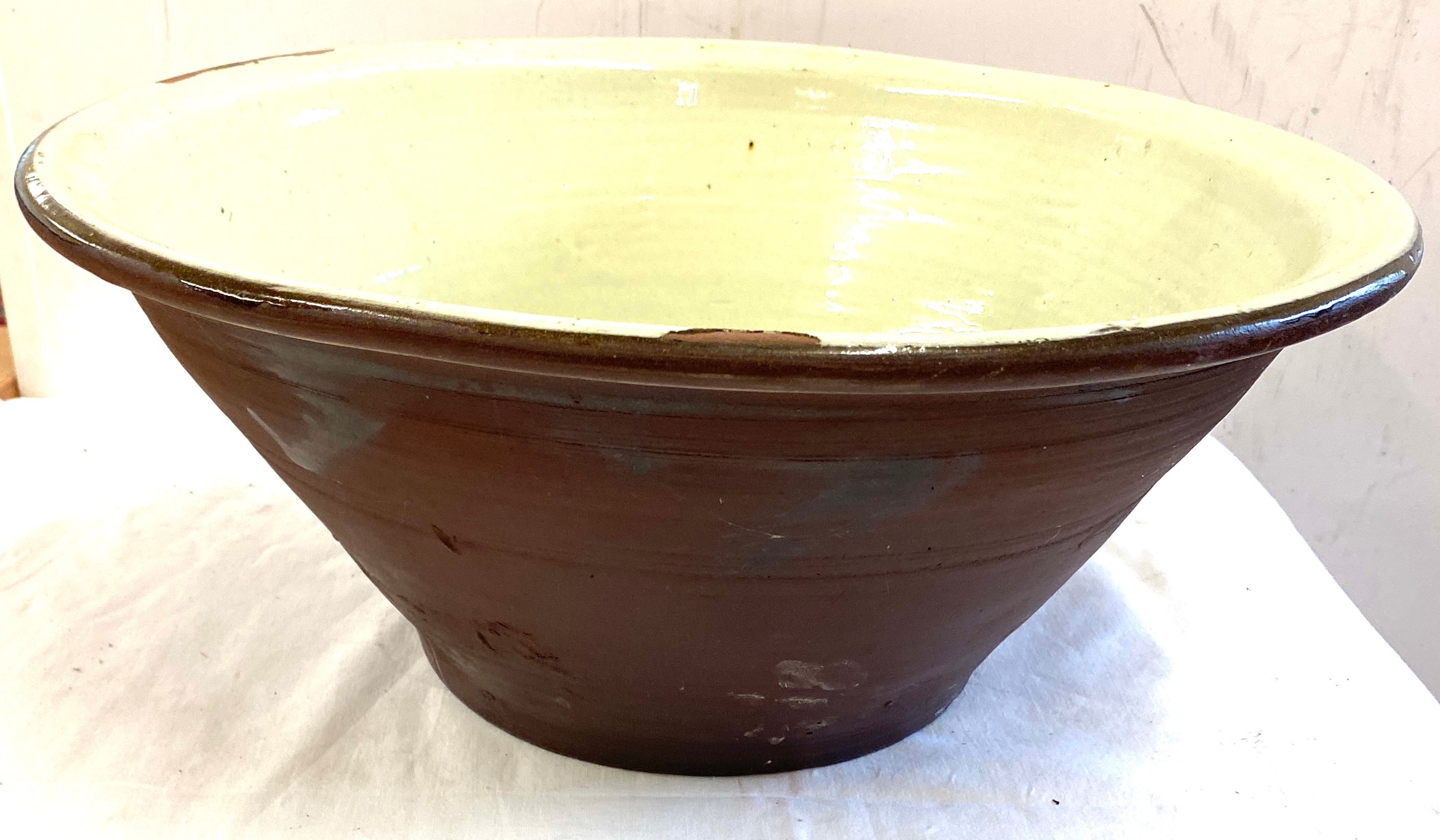 19th century dairy bowl measures approx 8 inches tall 18 inches diameter - Bild 3 aus 3
