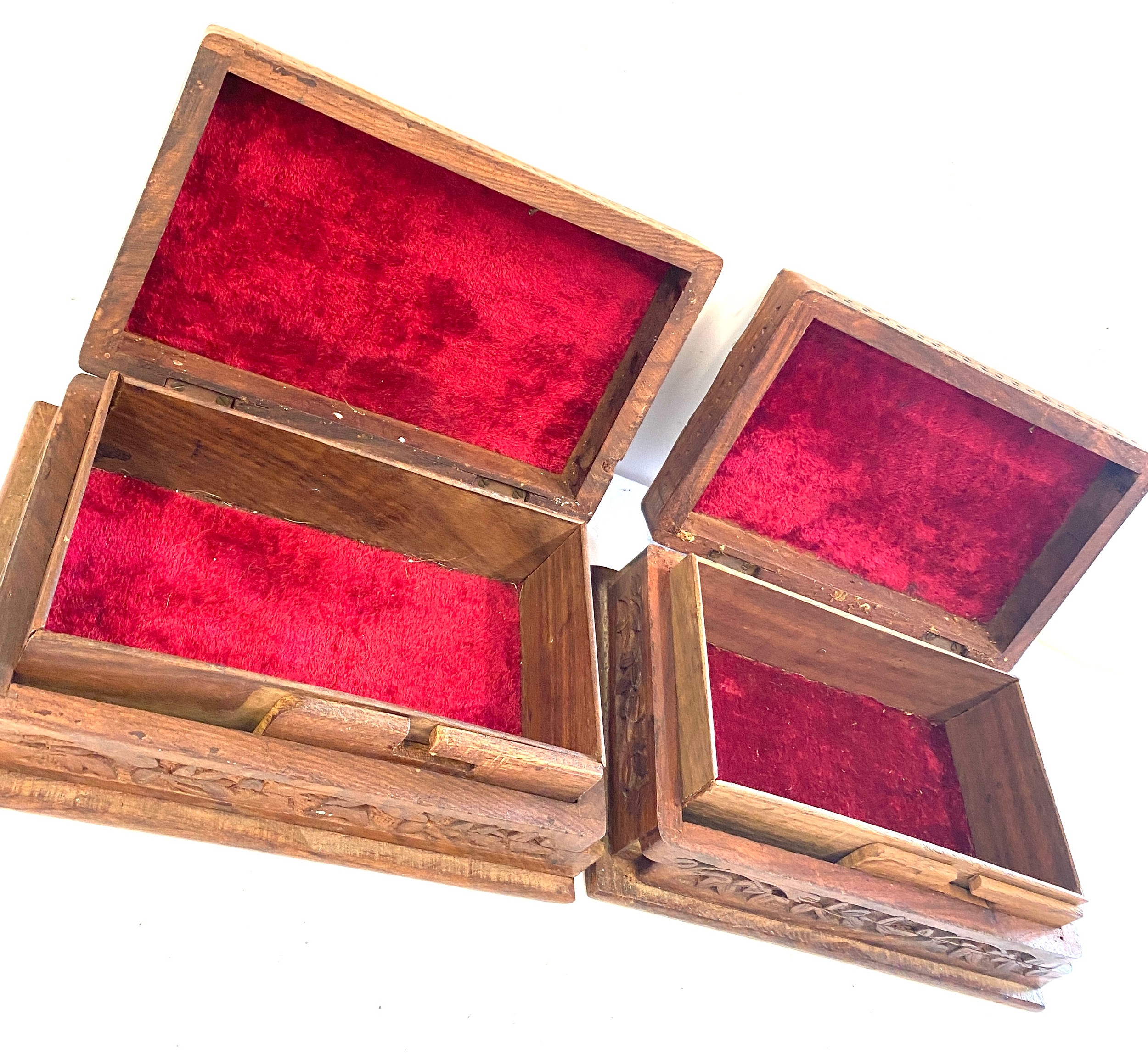 Pair of vintage wooden carved cigarette boxes, each measures approx 3 inches tall 8 inches wide - Image 4 of 5