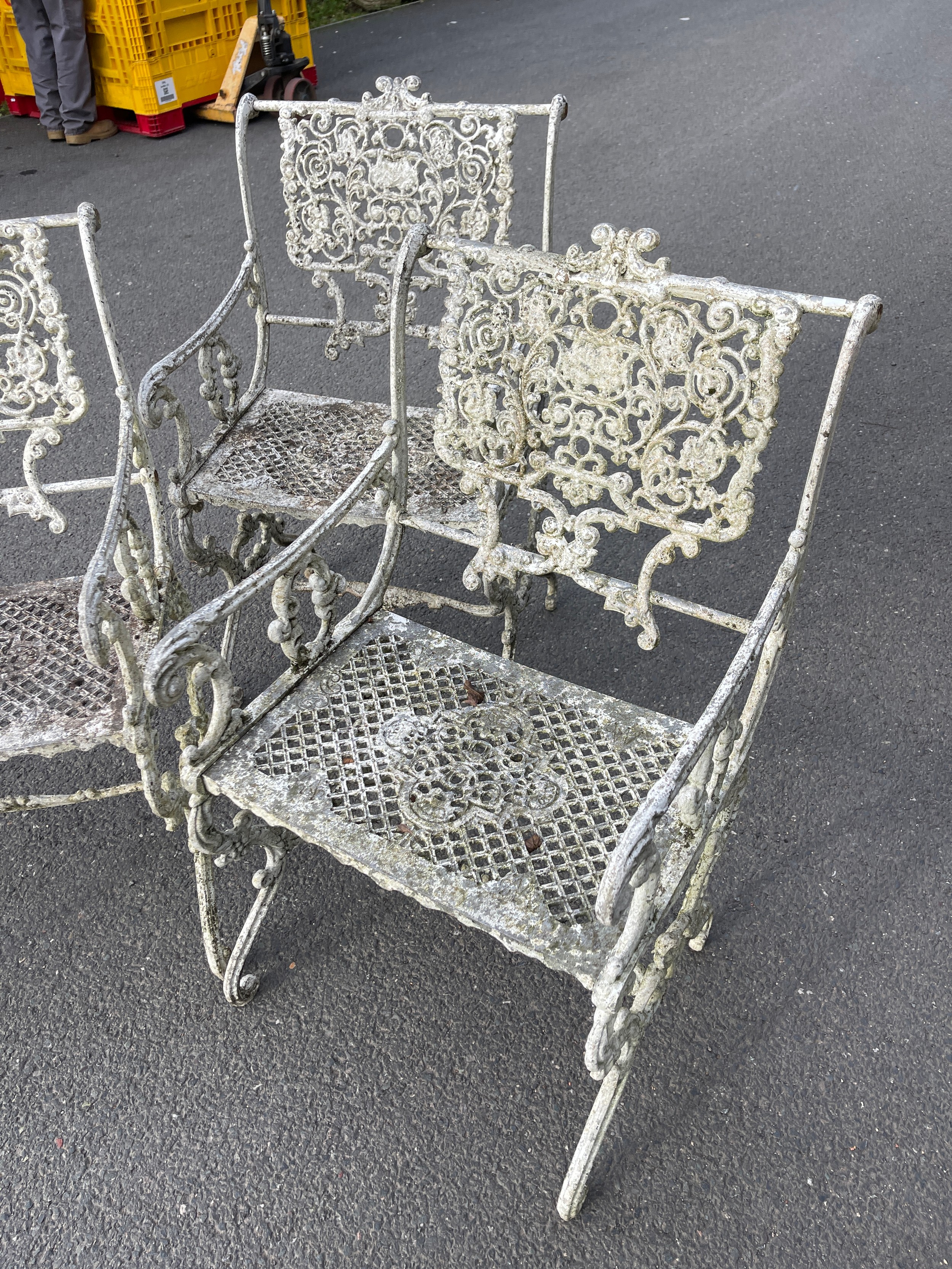 Three vintage iron garden chairs - Image 4 of 4