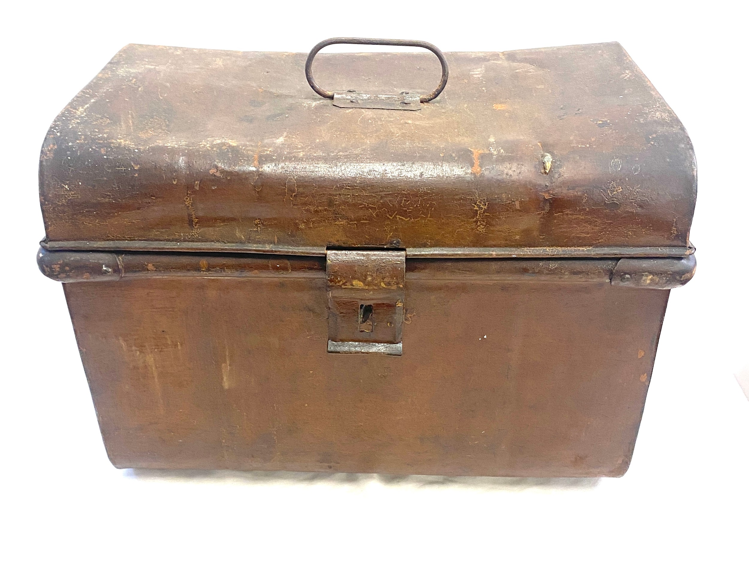 Small vintage metal trunk, approximate measurements: Height 11.5 inches, Width 15.5 inches, Depth - Image 5 of 5