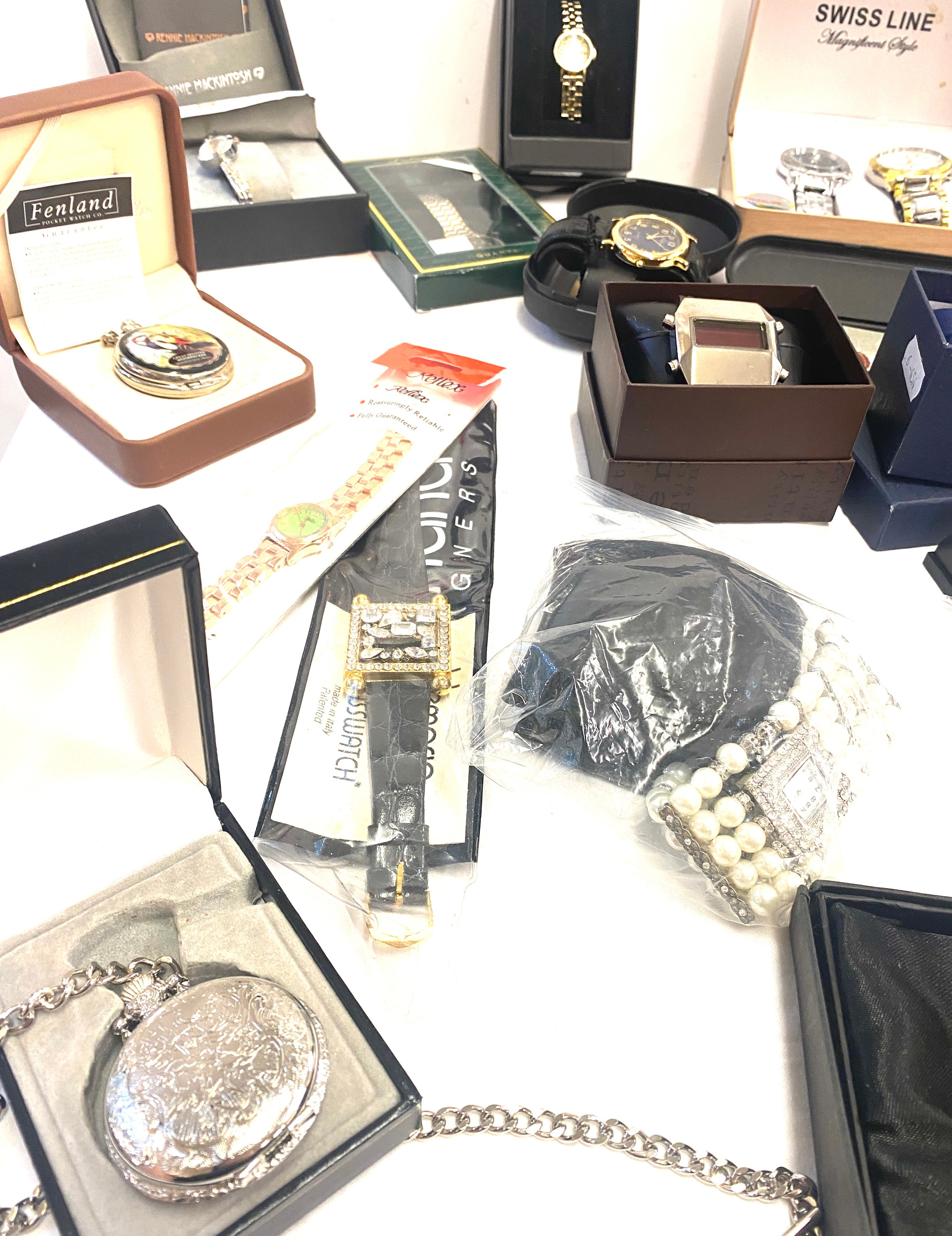 Large selection of assorted watches and boxed watches - Bild 3 aus 10