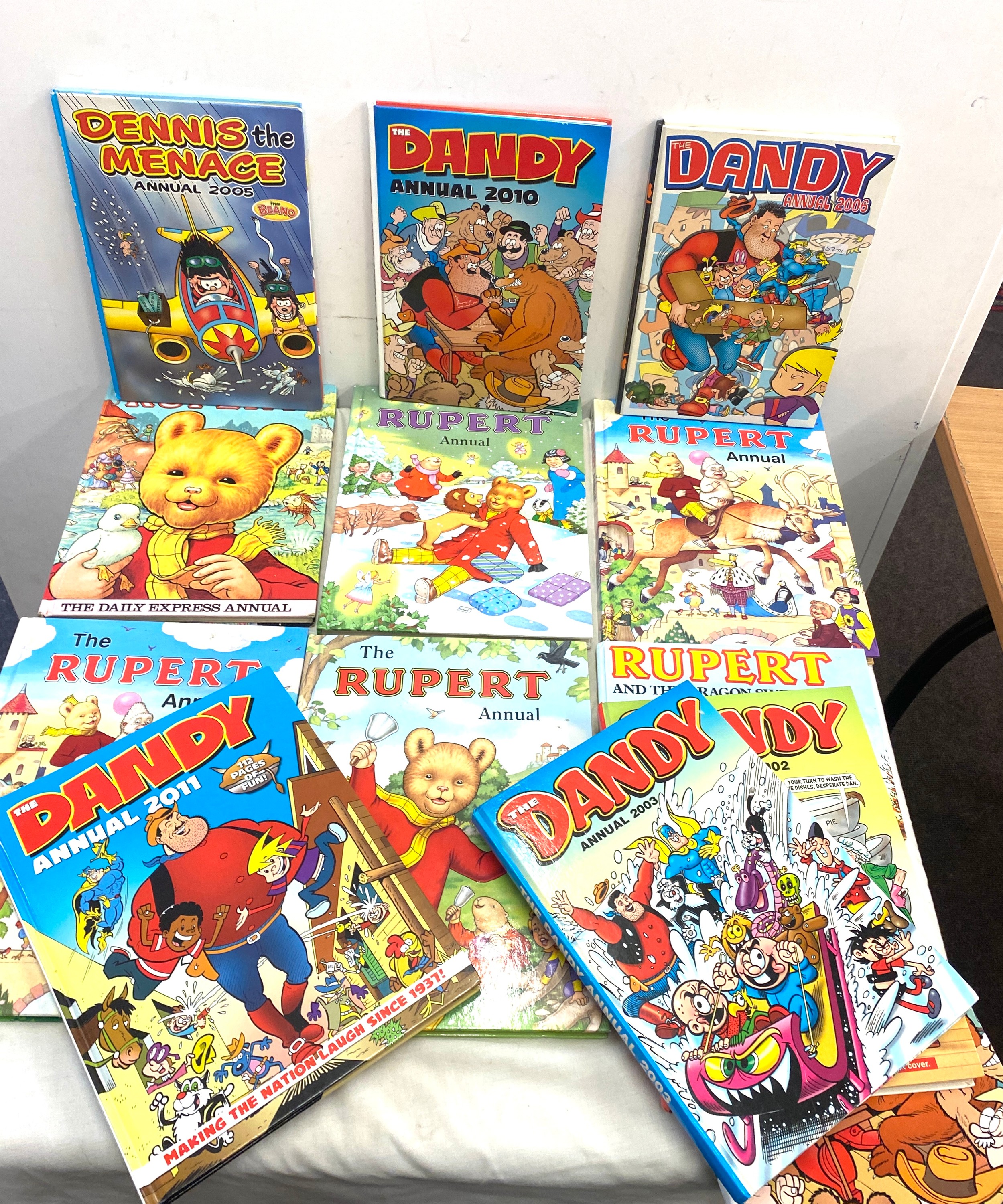 Selection of vintage annuals to include Rupert bear, The Dandy - Image 11 of 11