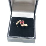 9ct gold garnet statement ring weight 3.1g