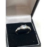 9ct white gold gem set & diamond ring weight 2.9g