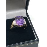 9ct gold amethyst & diamond statement ring weight 4g