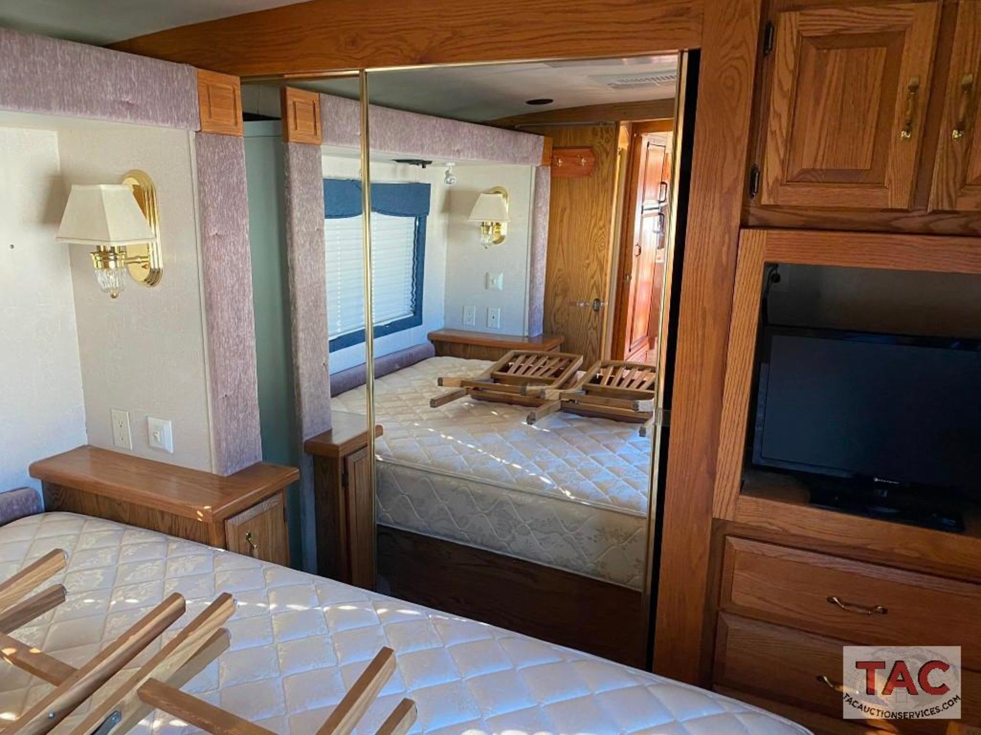 1999 Airstream Land Yacht XL 355 Motor Home - Image 50 of 79