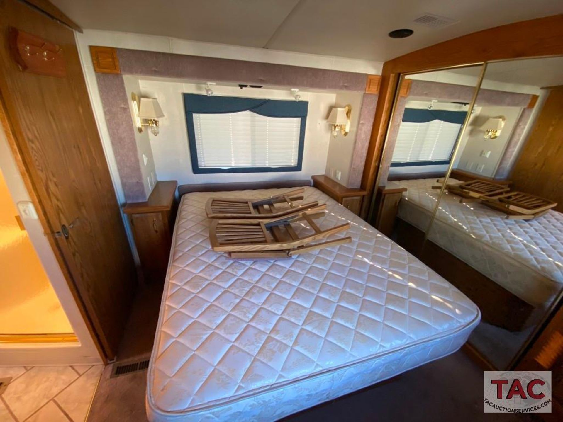 1999 Airstream Land Yacht XL 355 Motor Home - Image 52 of 79