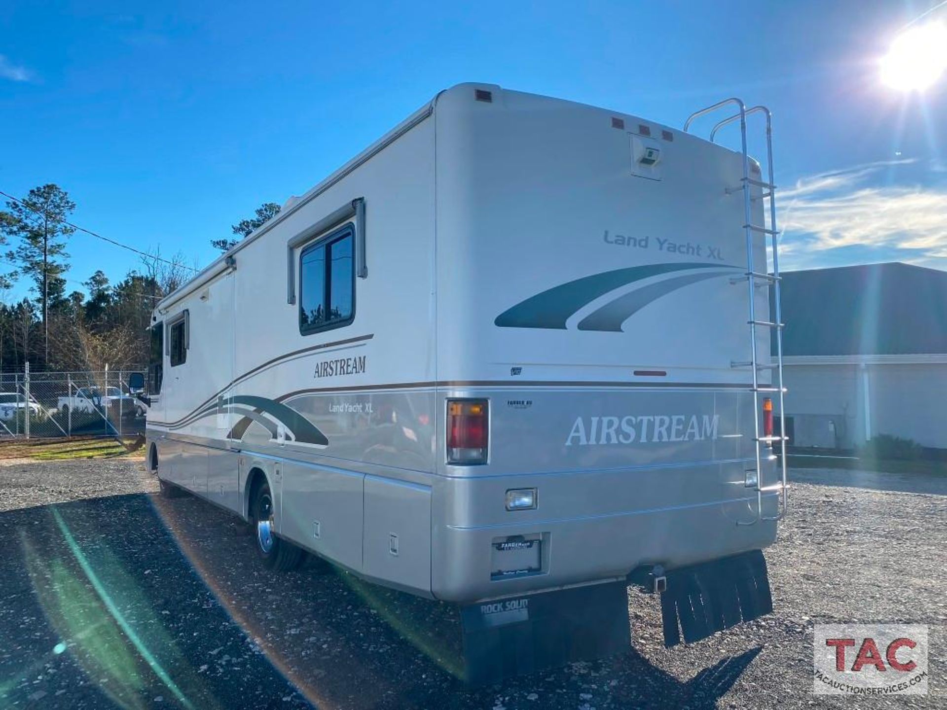 1999 Airstream Land Yacht XL 355 Motor Home - Image 6 of 79