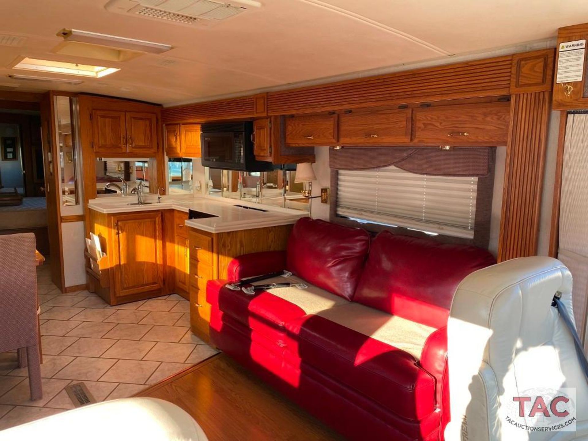 1999 Airstream Land Yacht XL 355 Motor Home - Image 30 of 79