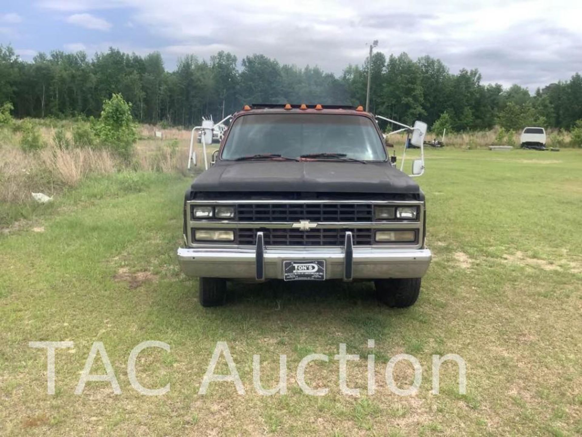 1985 GMC C30 Crew Cab Ramp Truck - Image 2 of 30