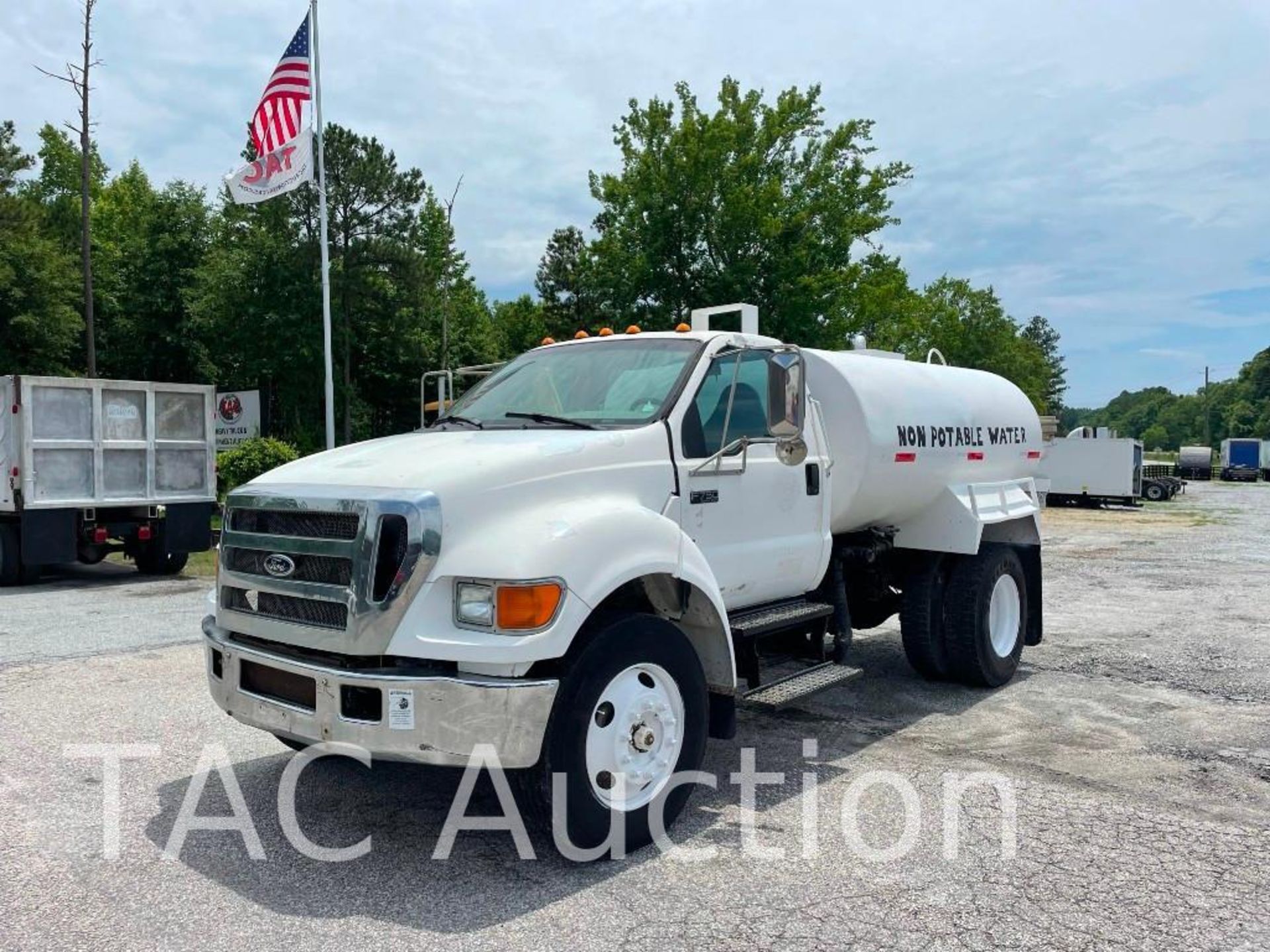 2005 Ford F-750 Single Axle Water Truck