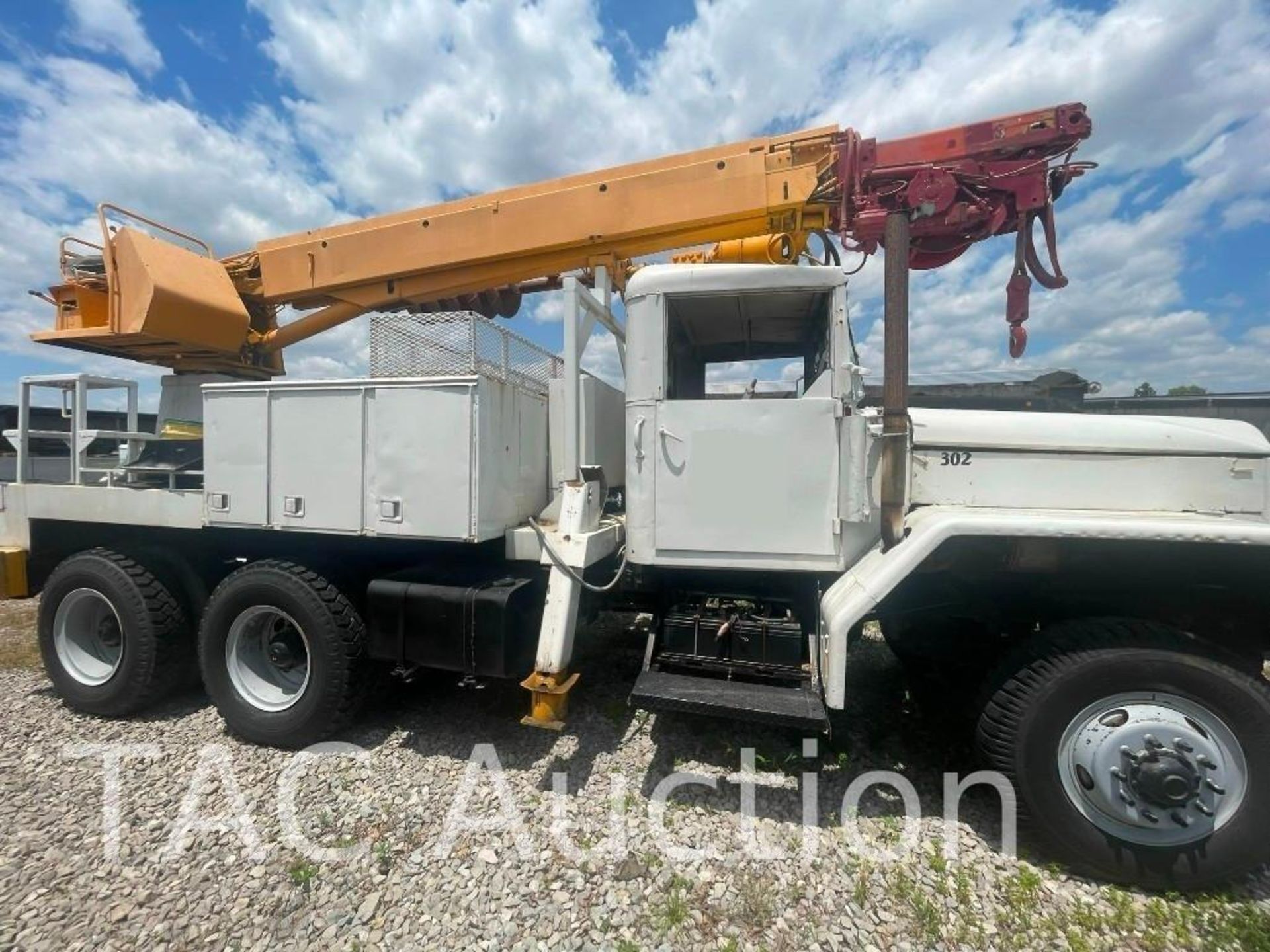 1977 General M818 6X6 36ft Digger Derrick Pole Setter Truck - Image 5 of 35