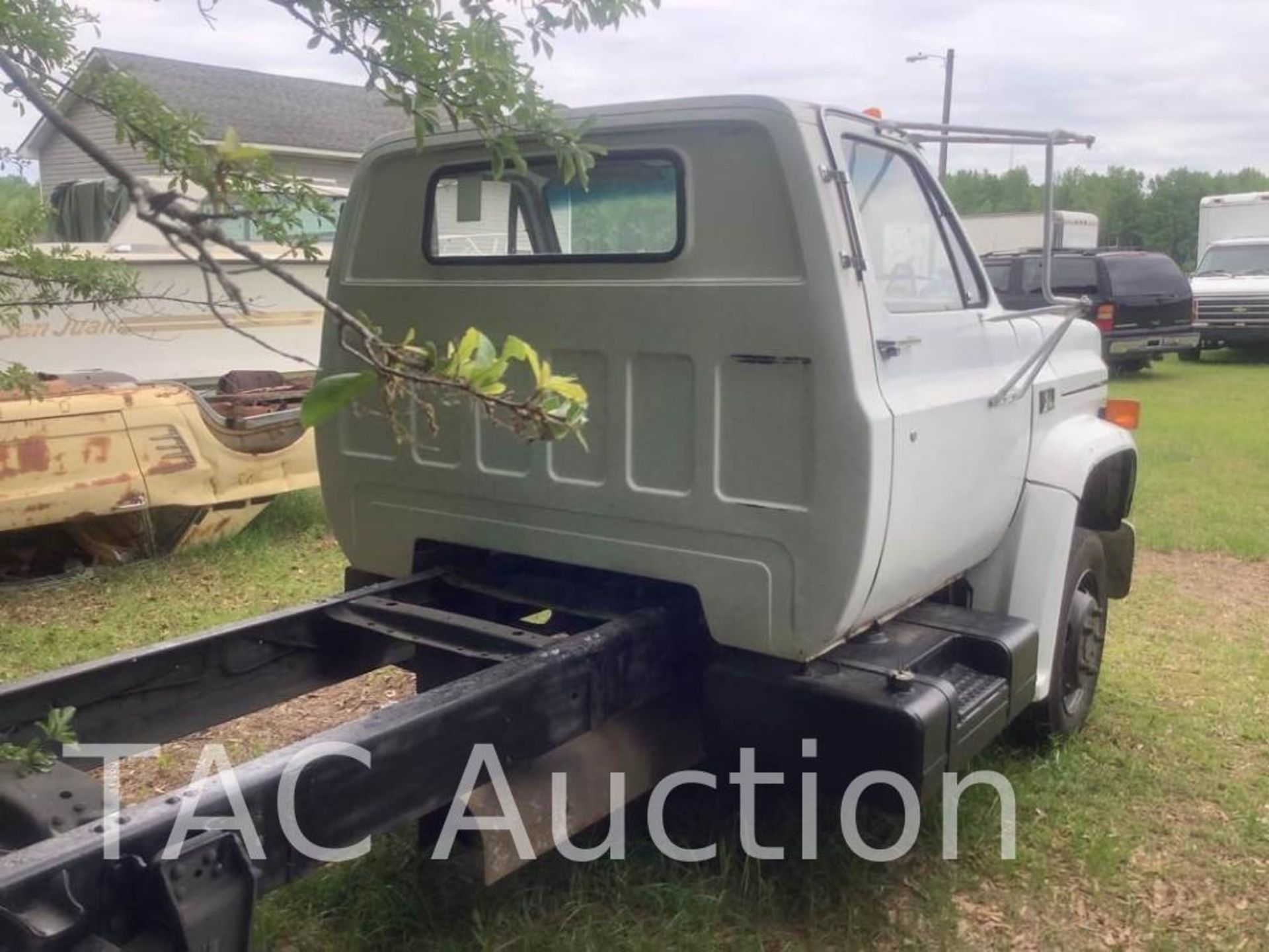 1989 Chevrolet C60 Cab and Chassis - Image 4 of 31