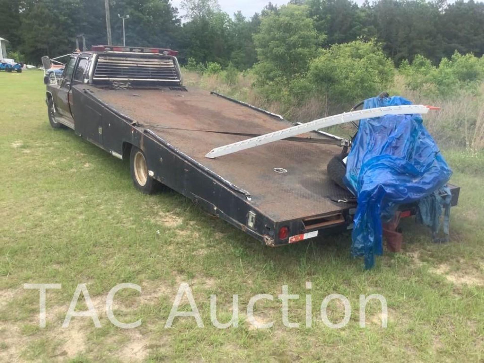 1985 GMC C30 Crew Cab Ramp Truck - Image 22 of 30