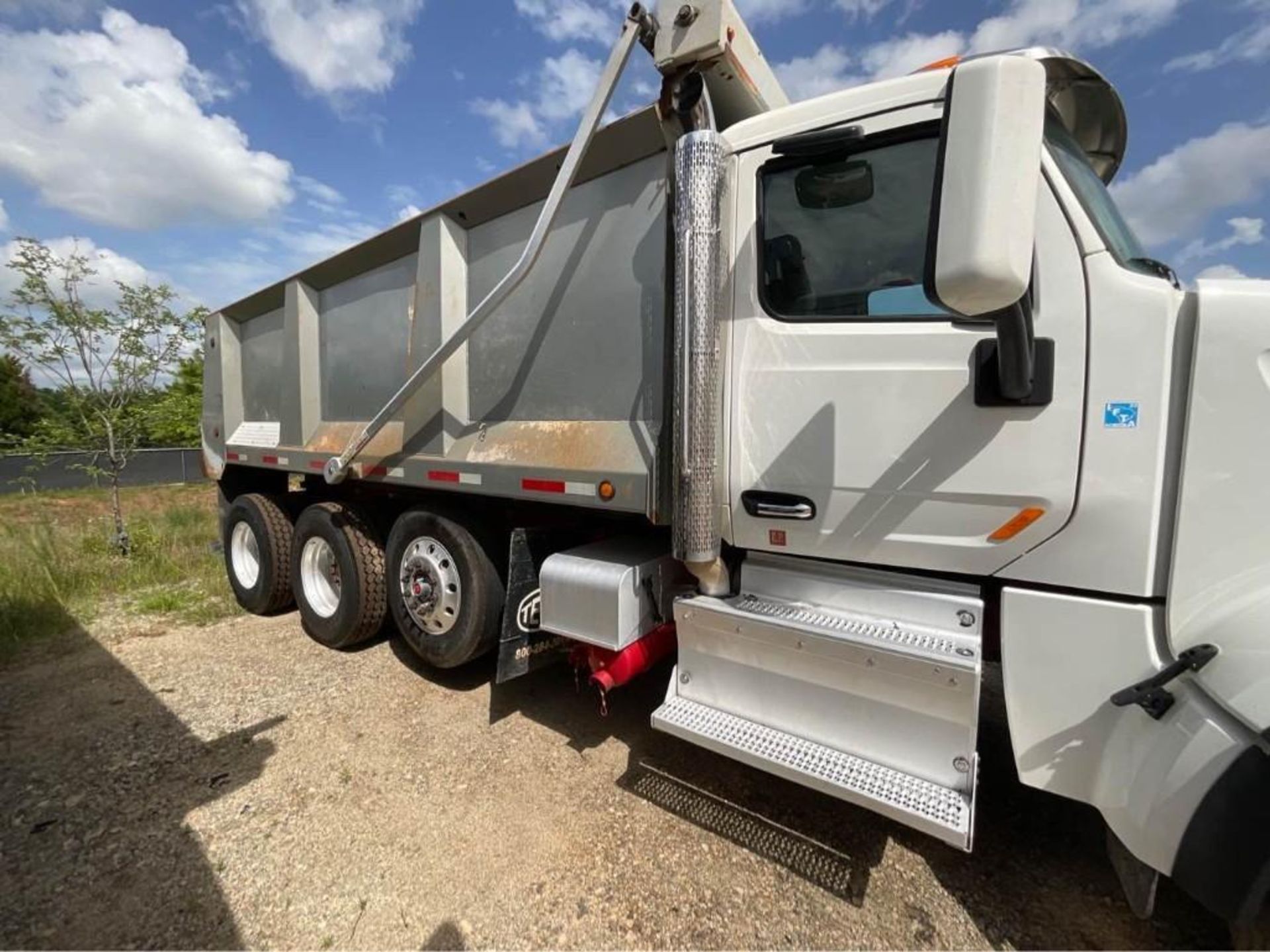 2018 Peterbilt 567 Tri Axle Dump Truck - Image 5 of 49