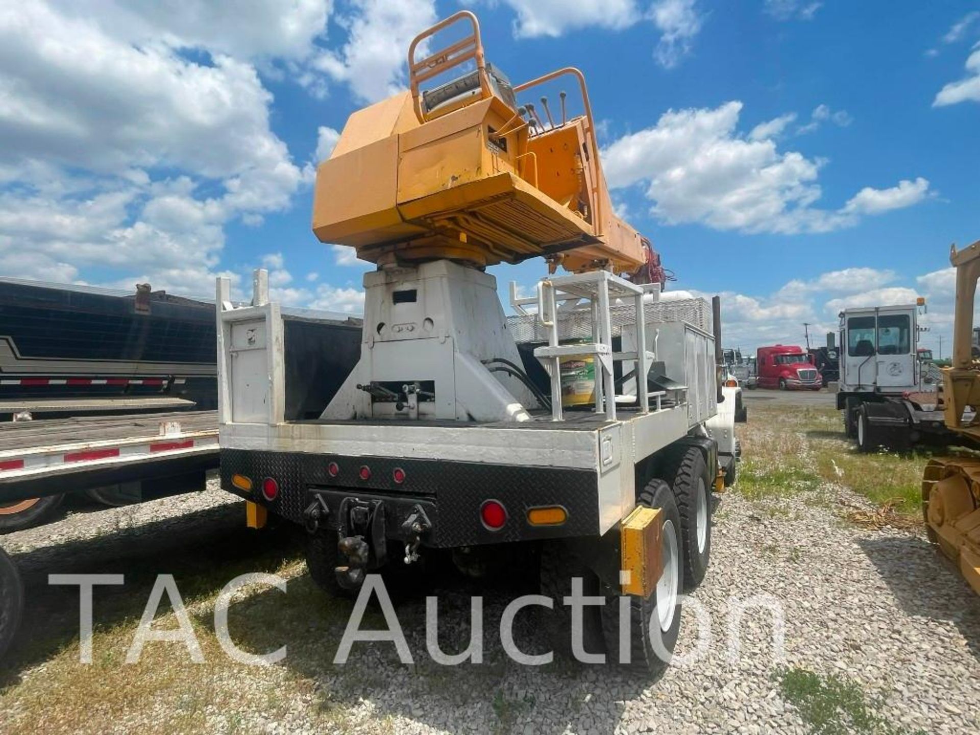 1977 General M818 6X6 36ft Digger Derrick Pole Setter Truck - Image 9 of 35