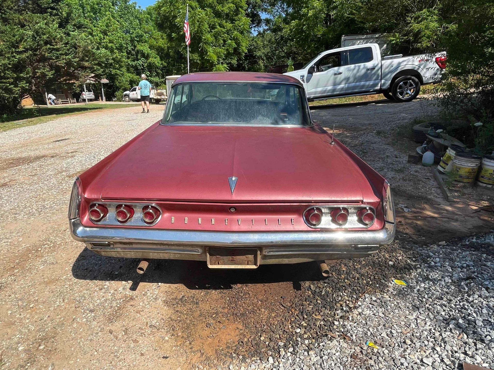 1961 Pontiac Bonneville - Image 7 of 35