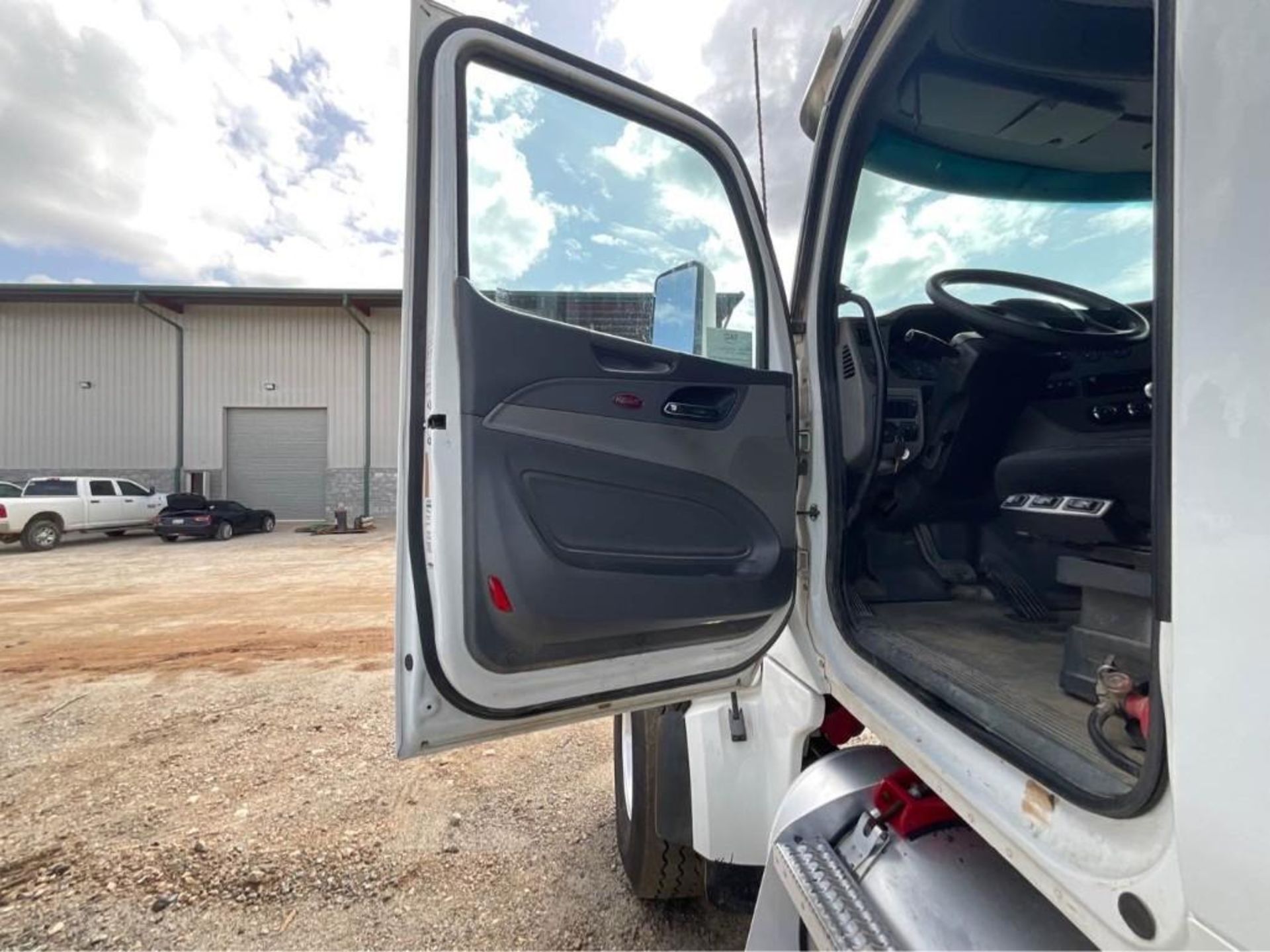 2018 Peterbilt 567 Tri Axle Dump Truck - Image 10 of 49