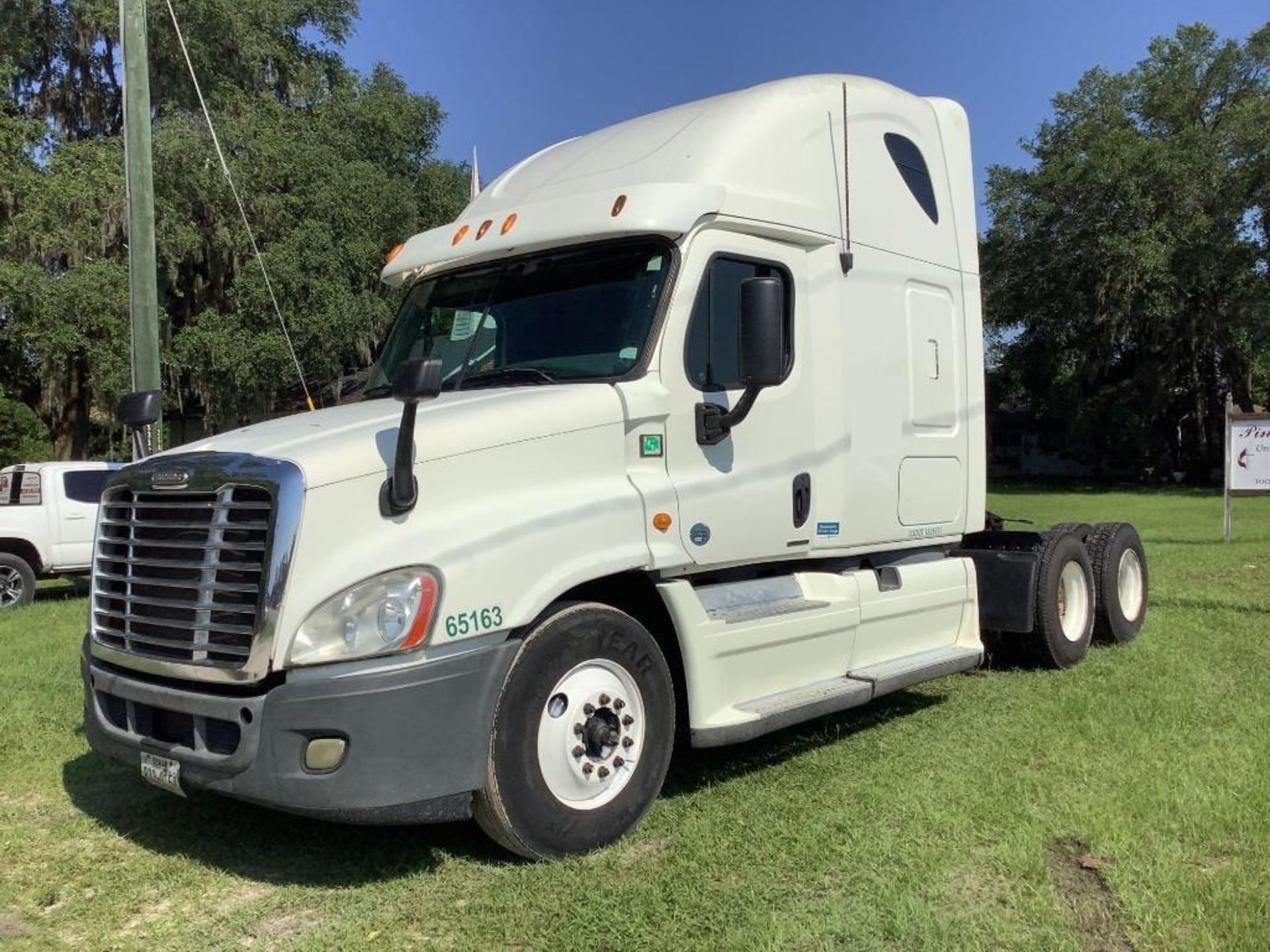 2012 Freightliner Cascadia Sleeper