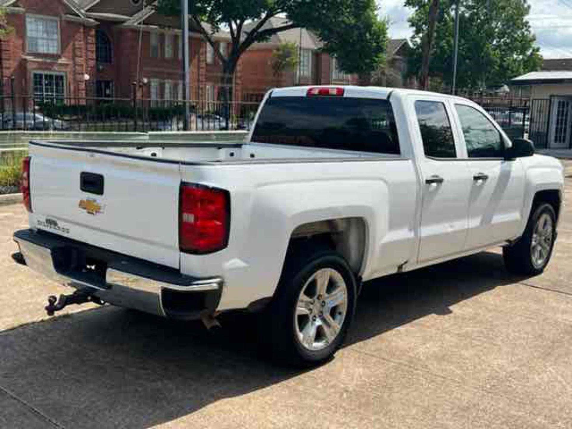 2018 Chevrolet Silverado Crew Cab Truck - Image 4 of 40