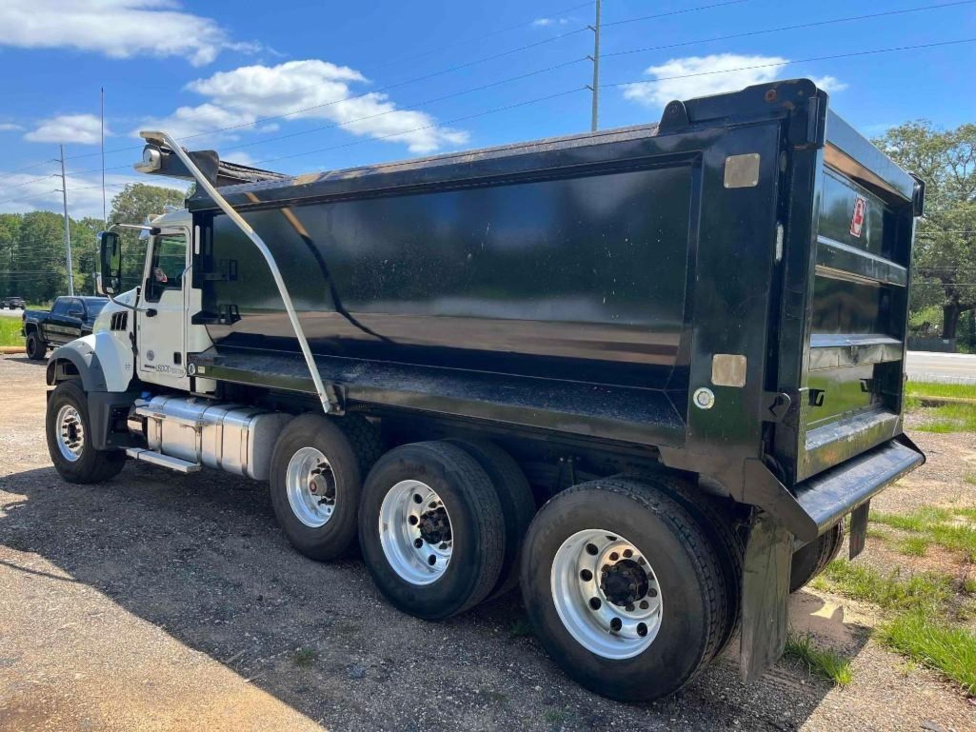 2021 Mack Granite Tri Axle Dump Truck - Image 7 of 41