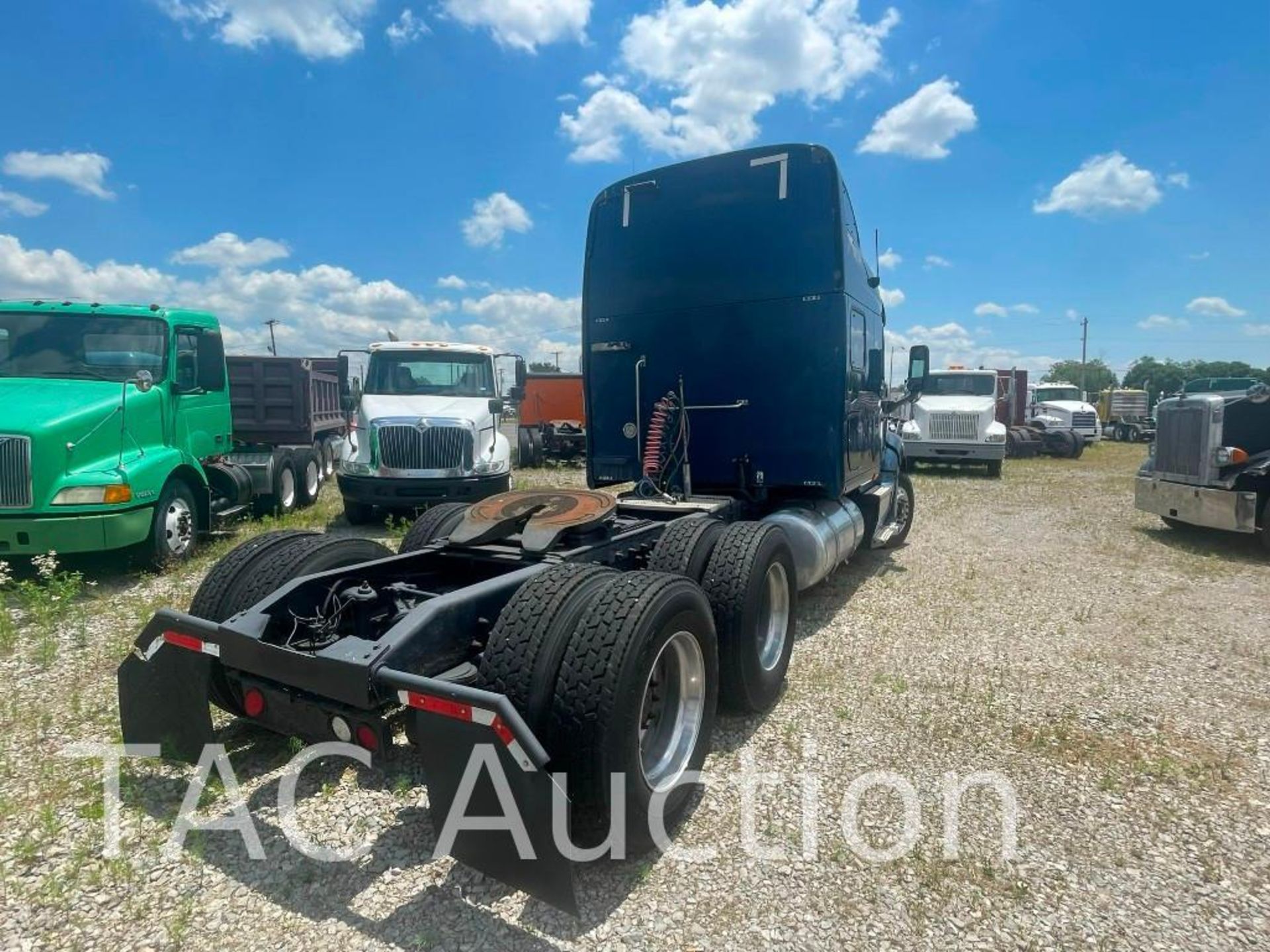 2005 Peterbilt 387 Sleeper - Image 6 of 38