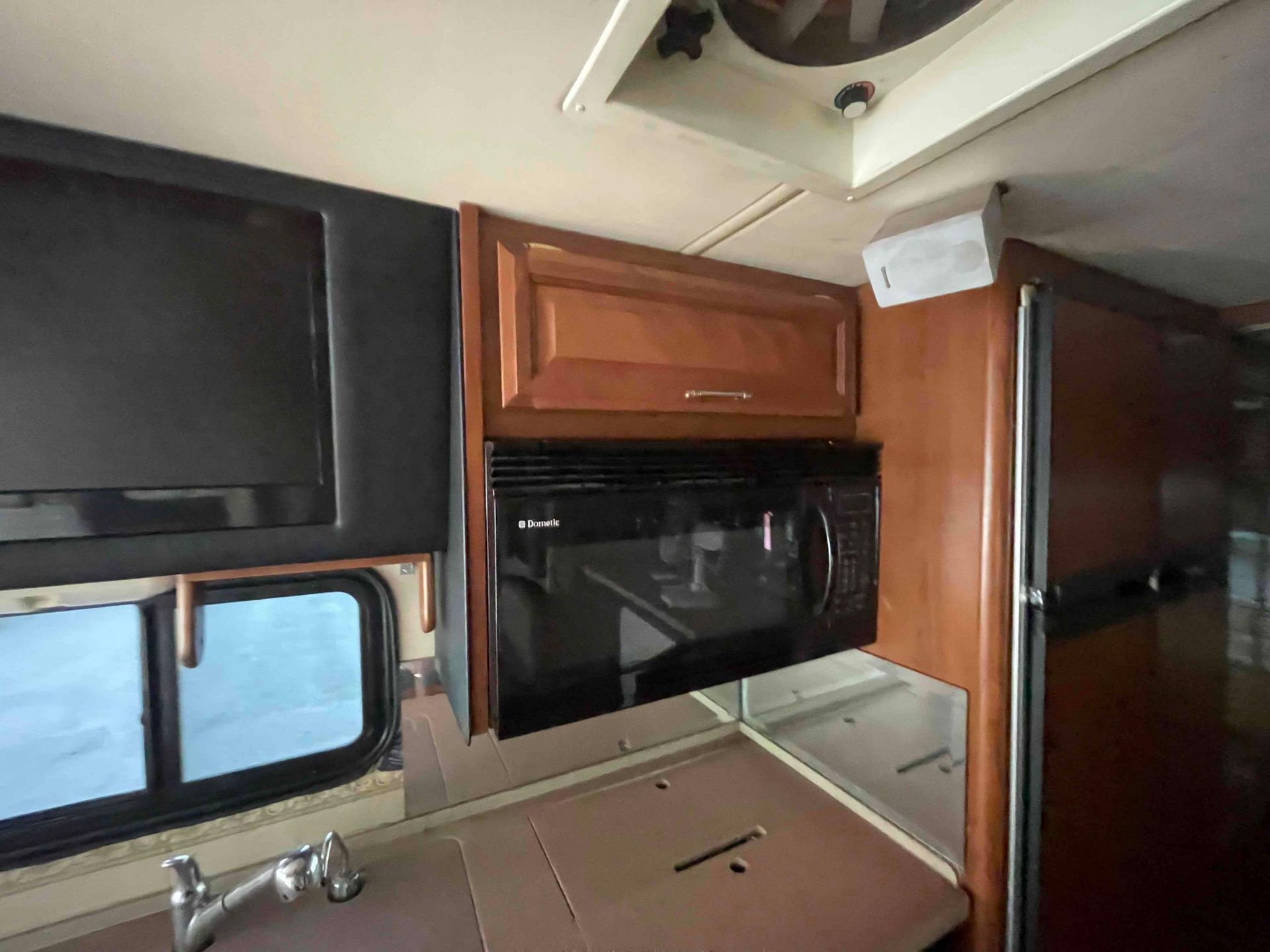 2003 Fleetwood 39Z Bounder 39ft Motorhome - Image 36 of 79