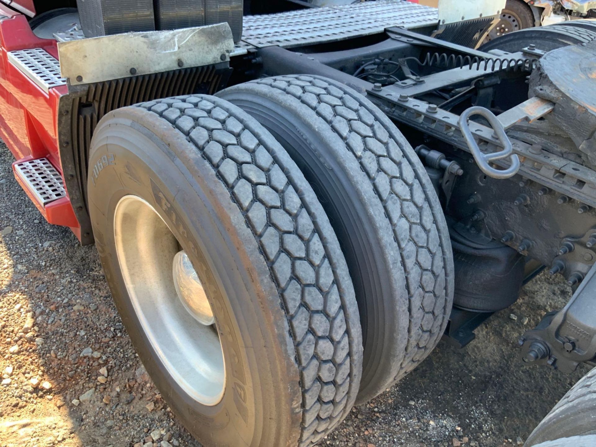 2007 Volvo VNL Sleeper - Image 66 of 69